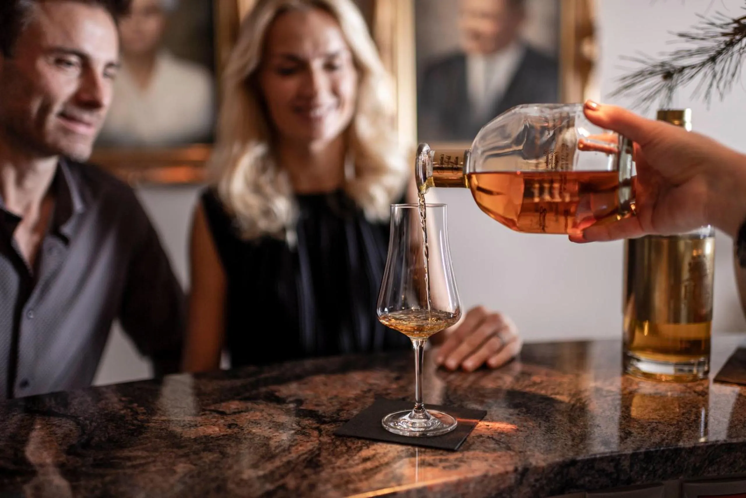 Lounge or bar in Romantik Hotel & Restaurant Stafler