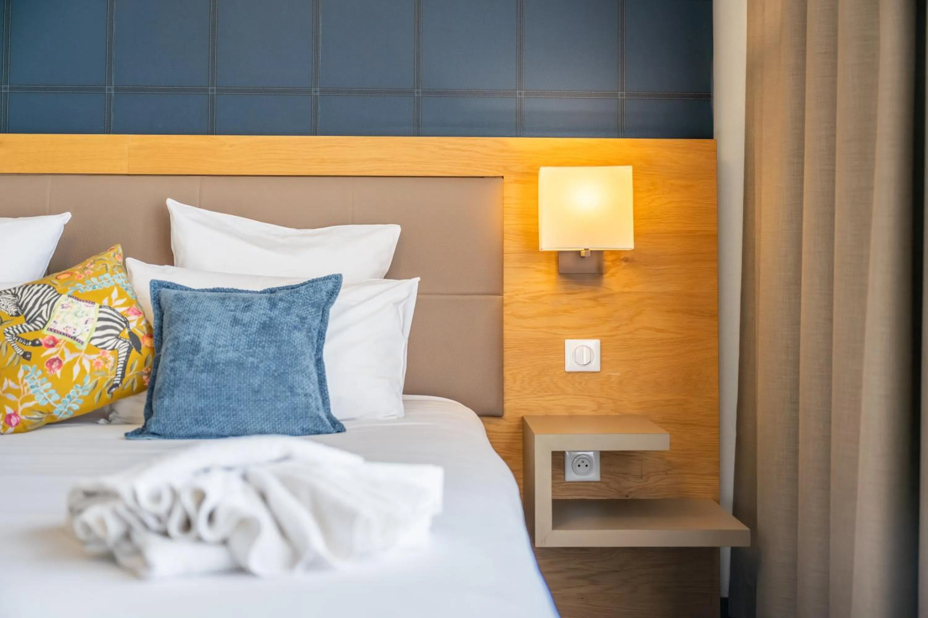 Bed in Le Lodge Brit Hotel Strasbourg Zenith