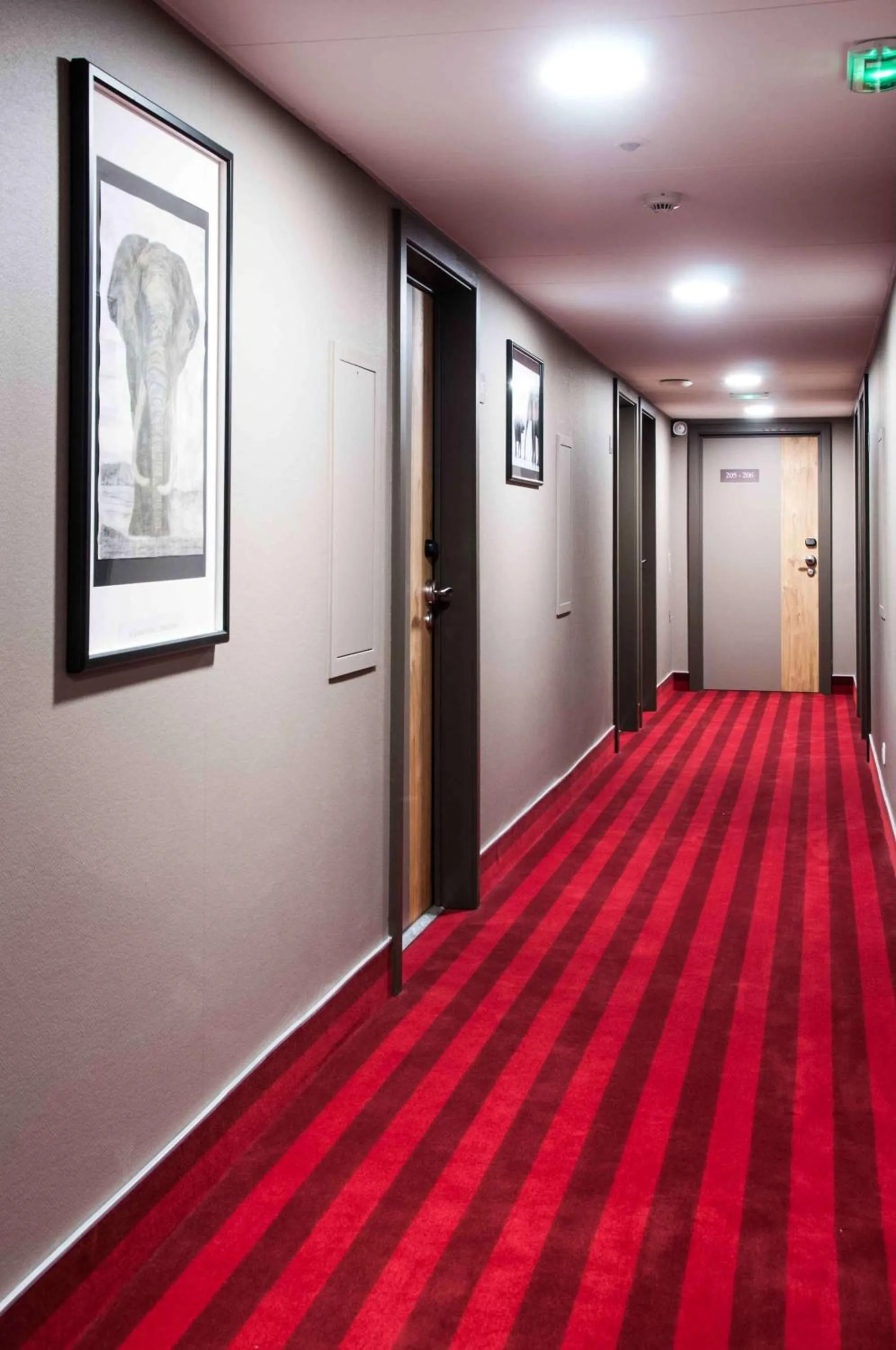 Lobby or reception in Le Lodge Brit Hotel Strasbourg Zenith