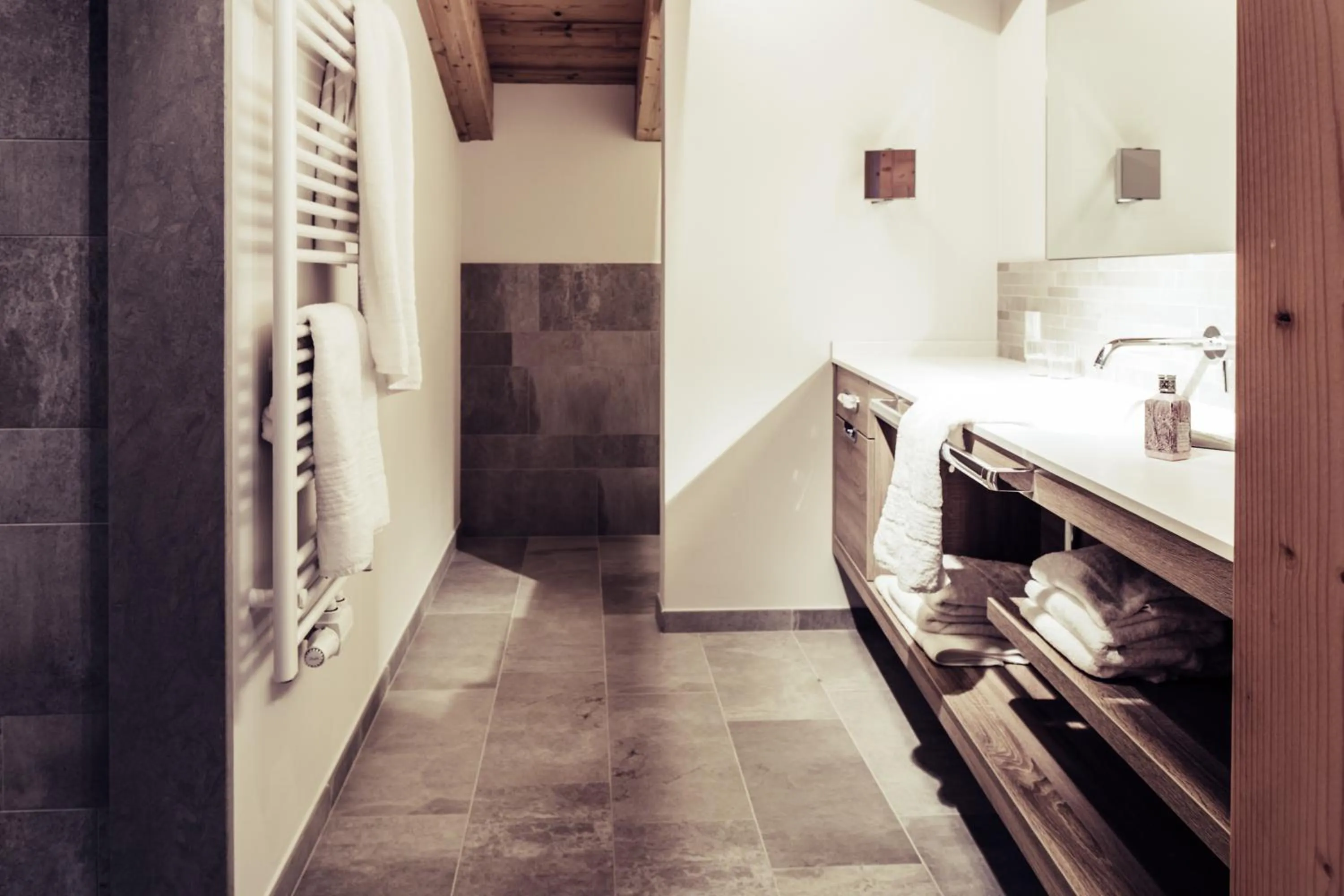 Bathroom in Biohotel Bergzeit