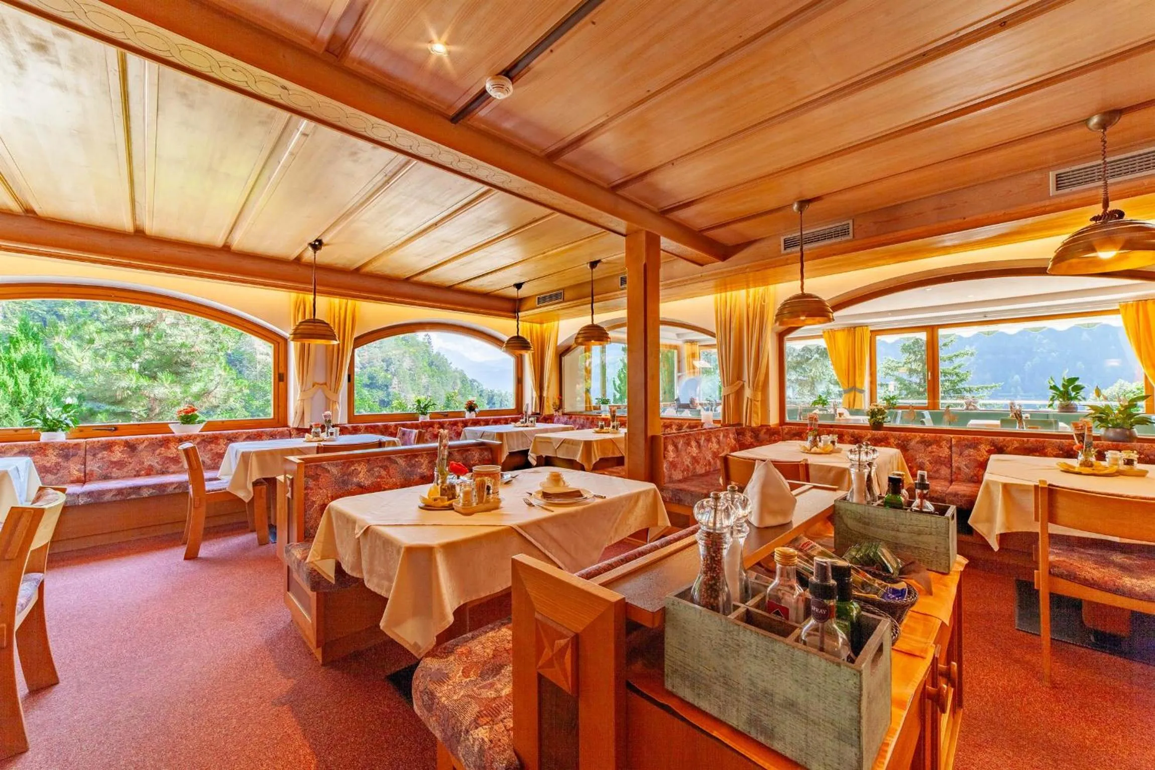 Restaurant/places to eat in Hotel St. Pankraz