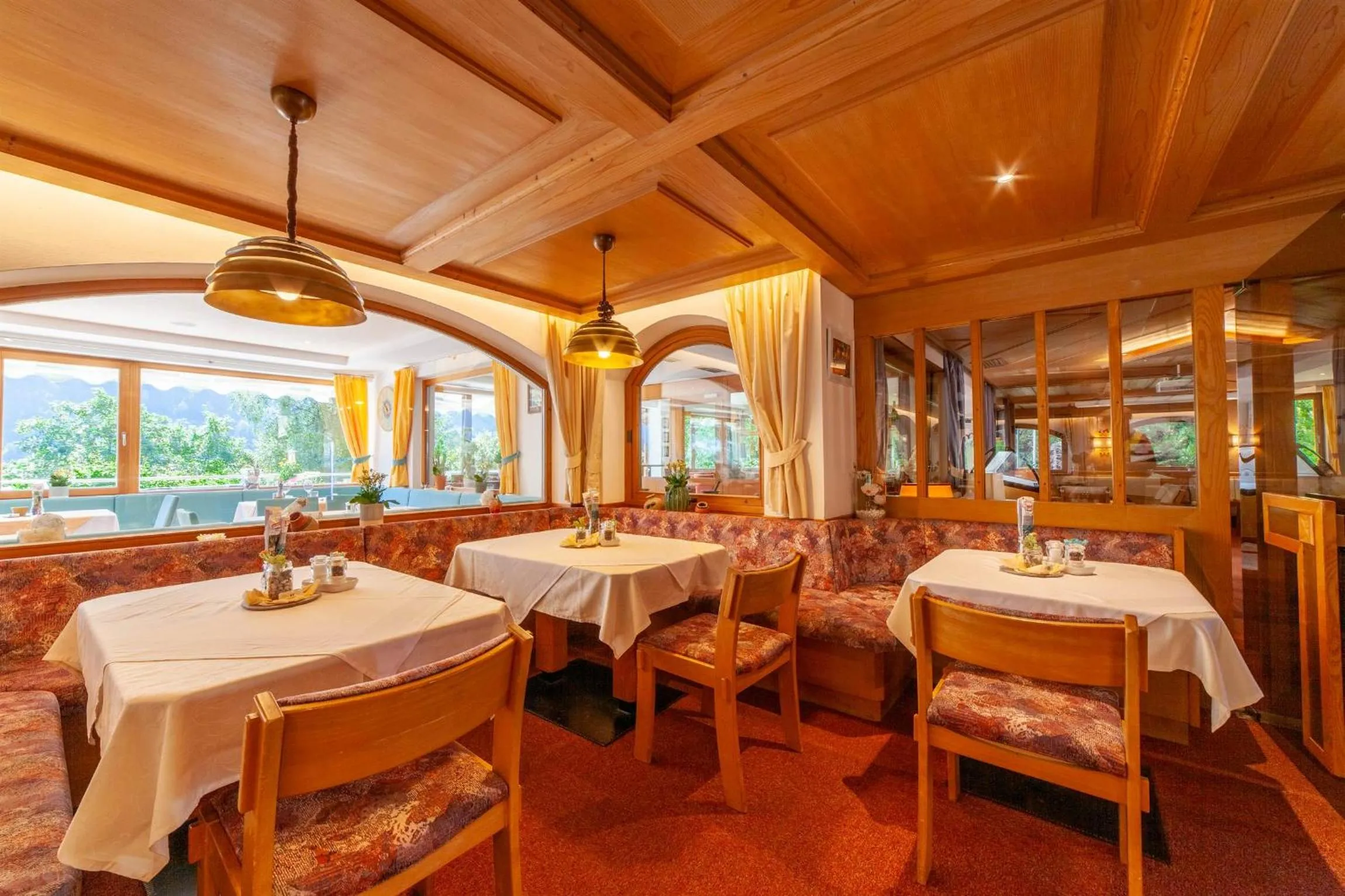 Restaurant/places to eat in Hotel St. Pankraz