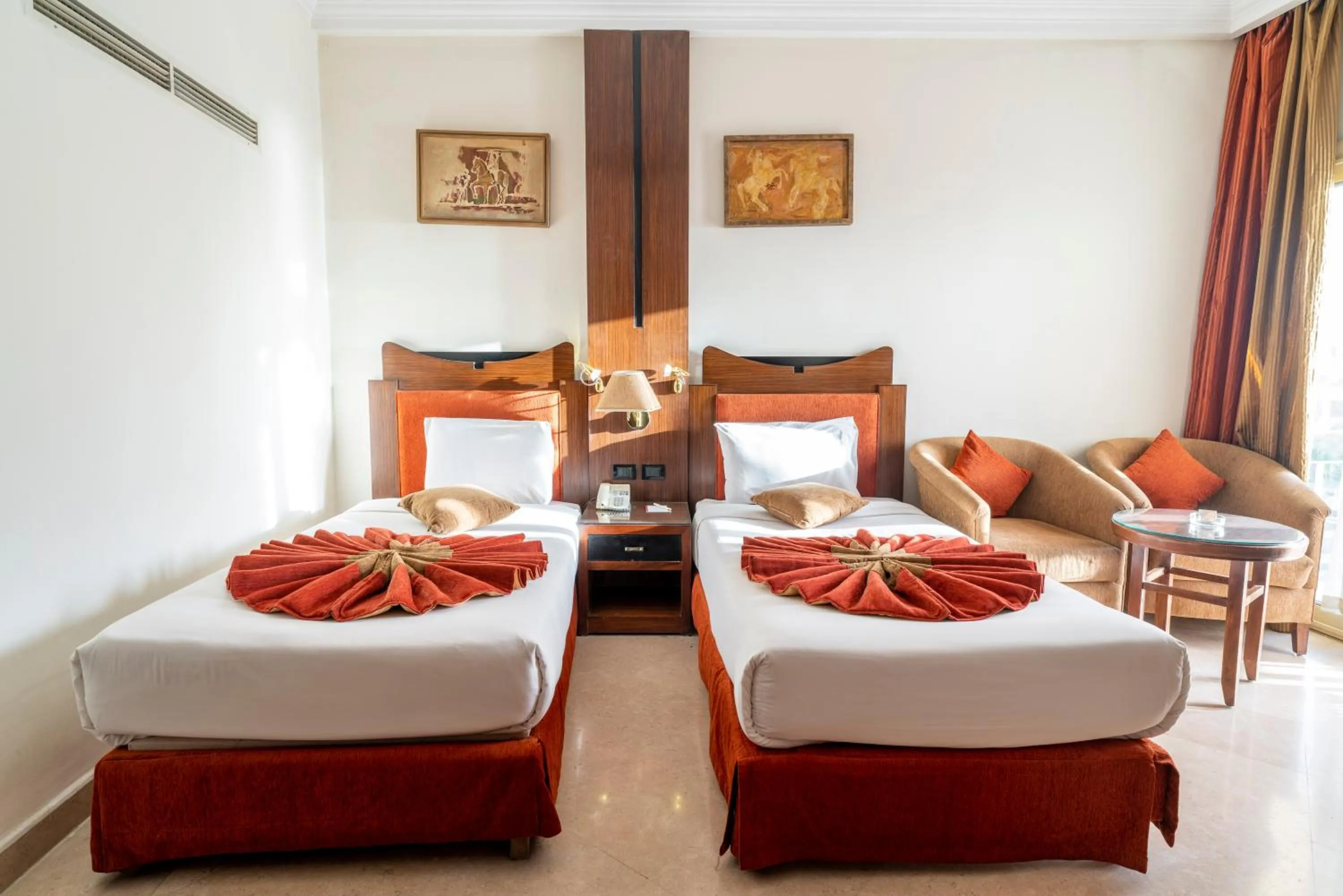 Bedroom, Bed in Aracan Eatabe Luxor Hotel