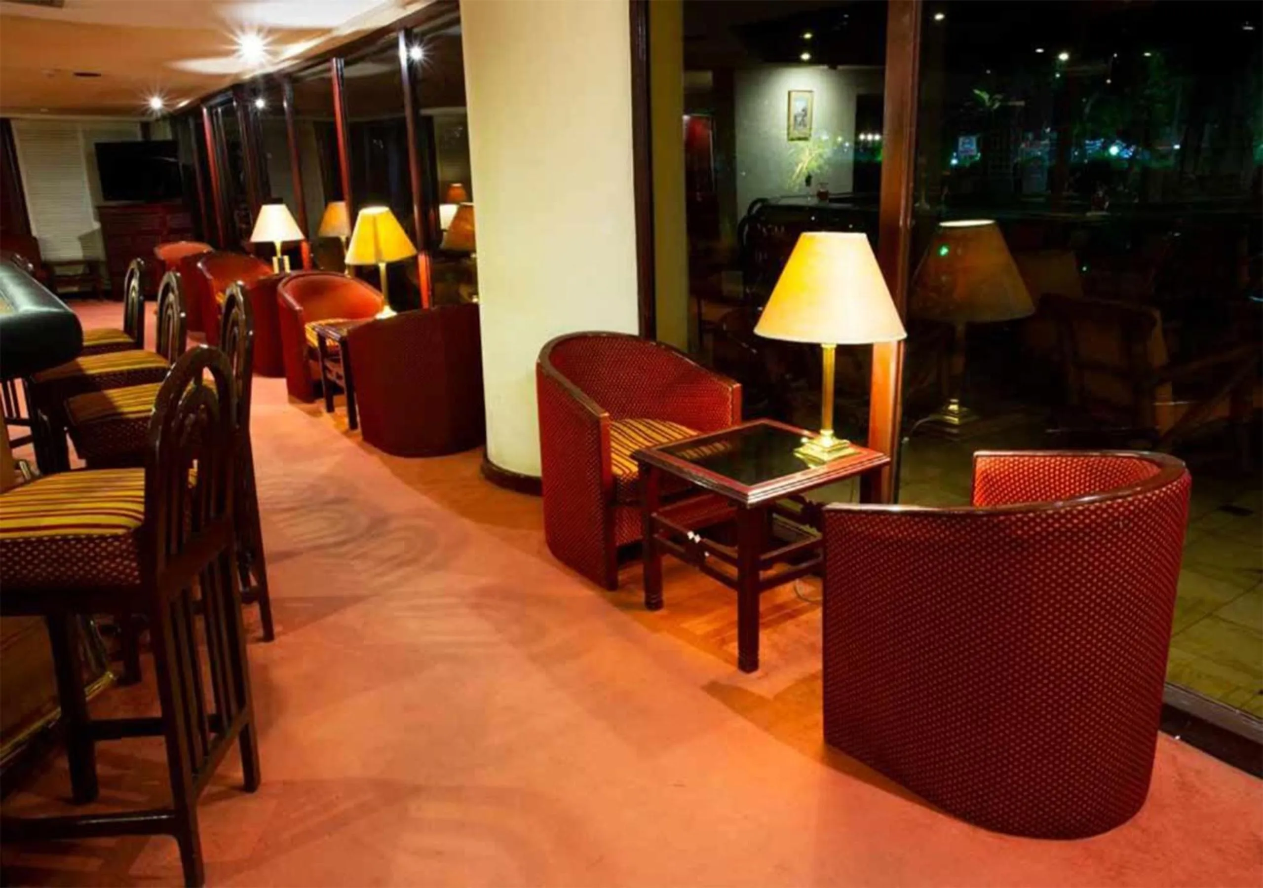 Lounge or bar in Aracan Eatabe Luxor Hotel
