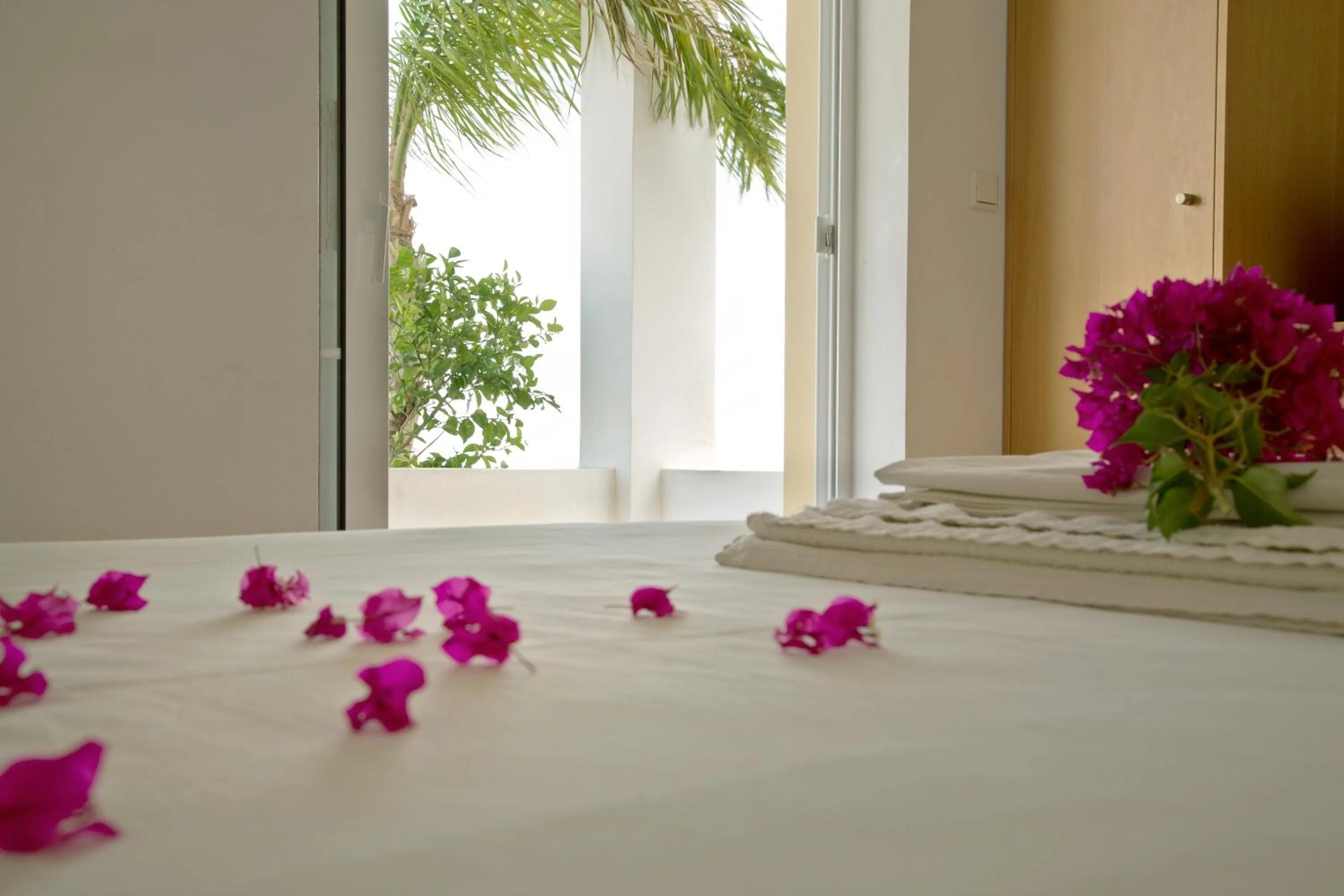 Bed in Lambis Studios & Apartments