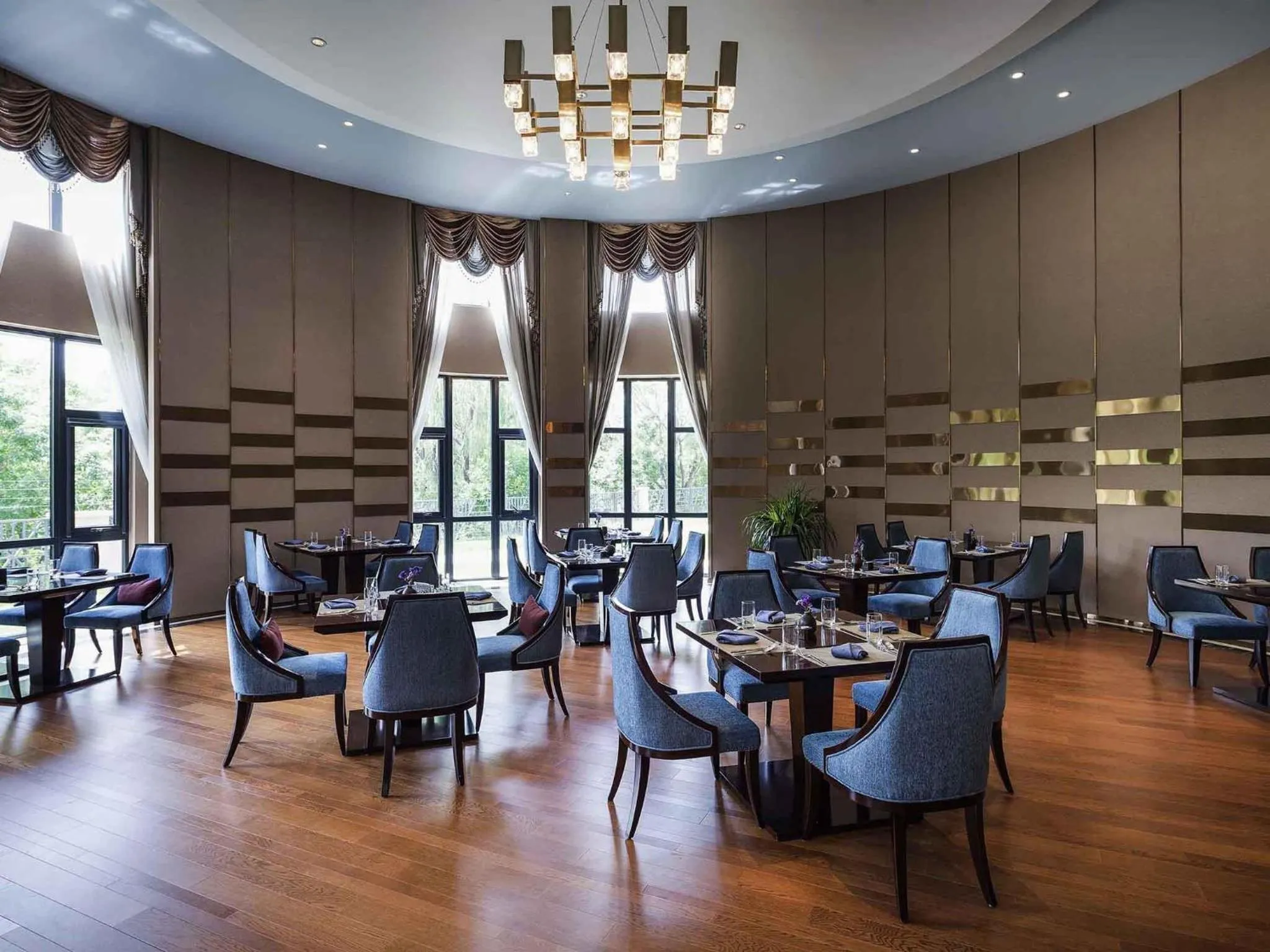 Restaurant/places to eat in Pullman Tangshan