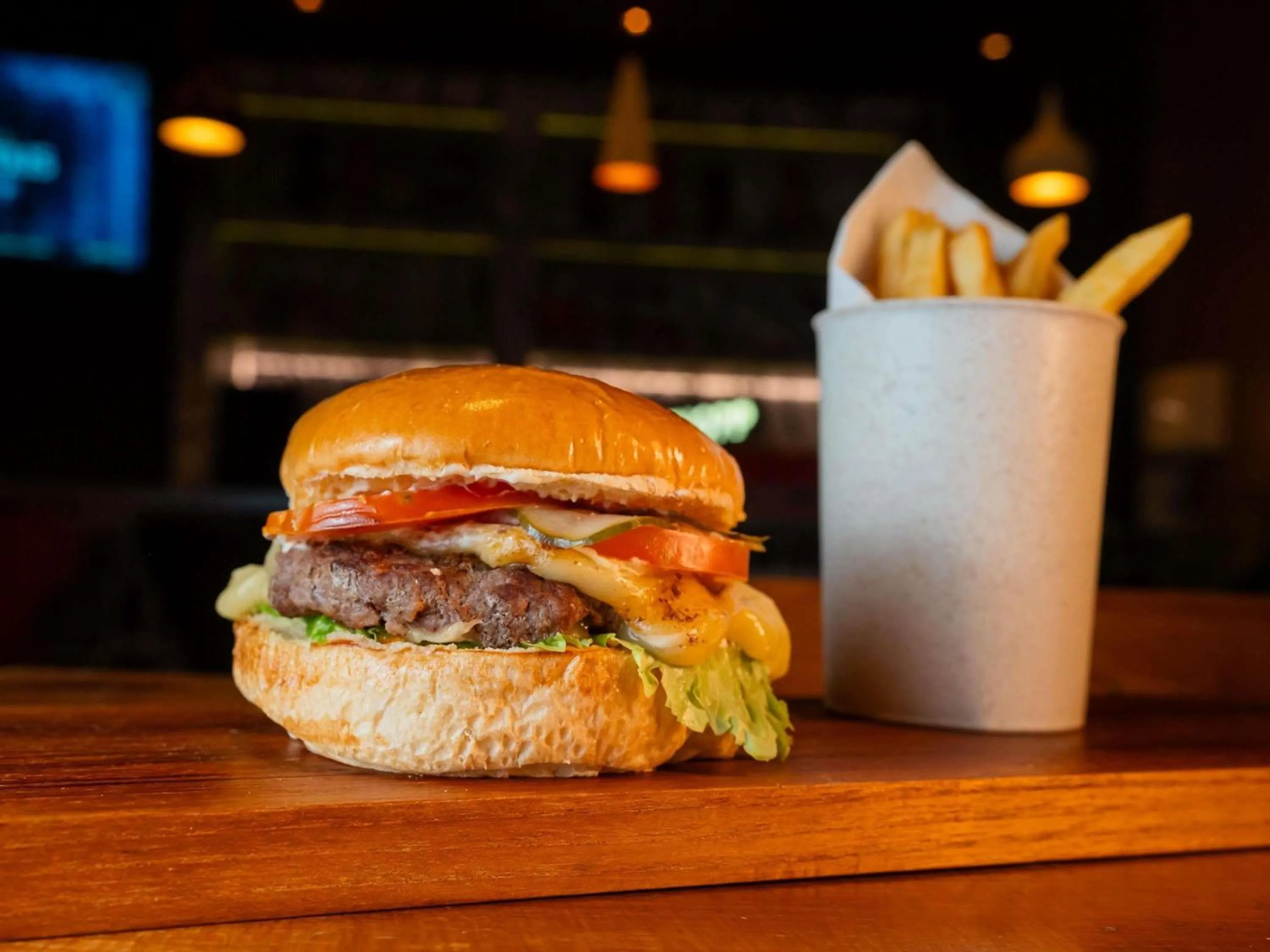 Lounge or bar in Ibis Guaratingueta Aparecida - Circuito da Fé