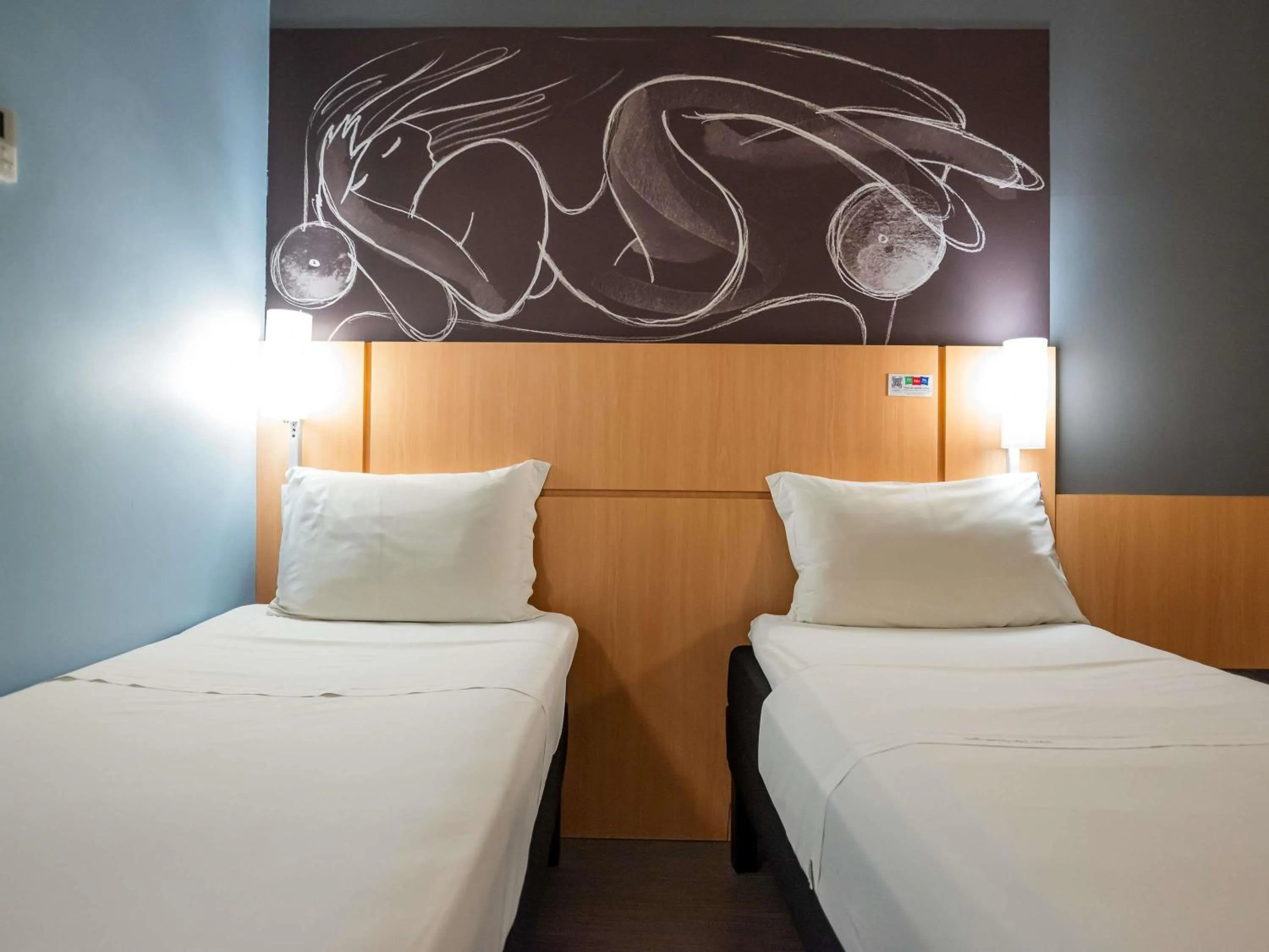 Bedroom, Bed in Ibis Guaratingueta Aparecida - Circuito da Fé