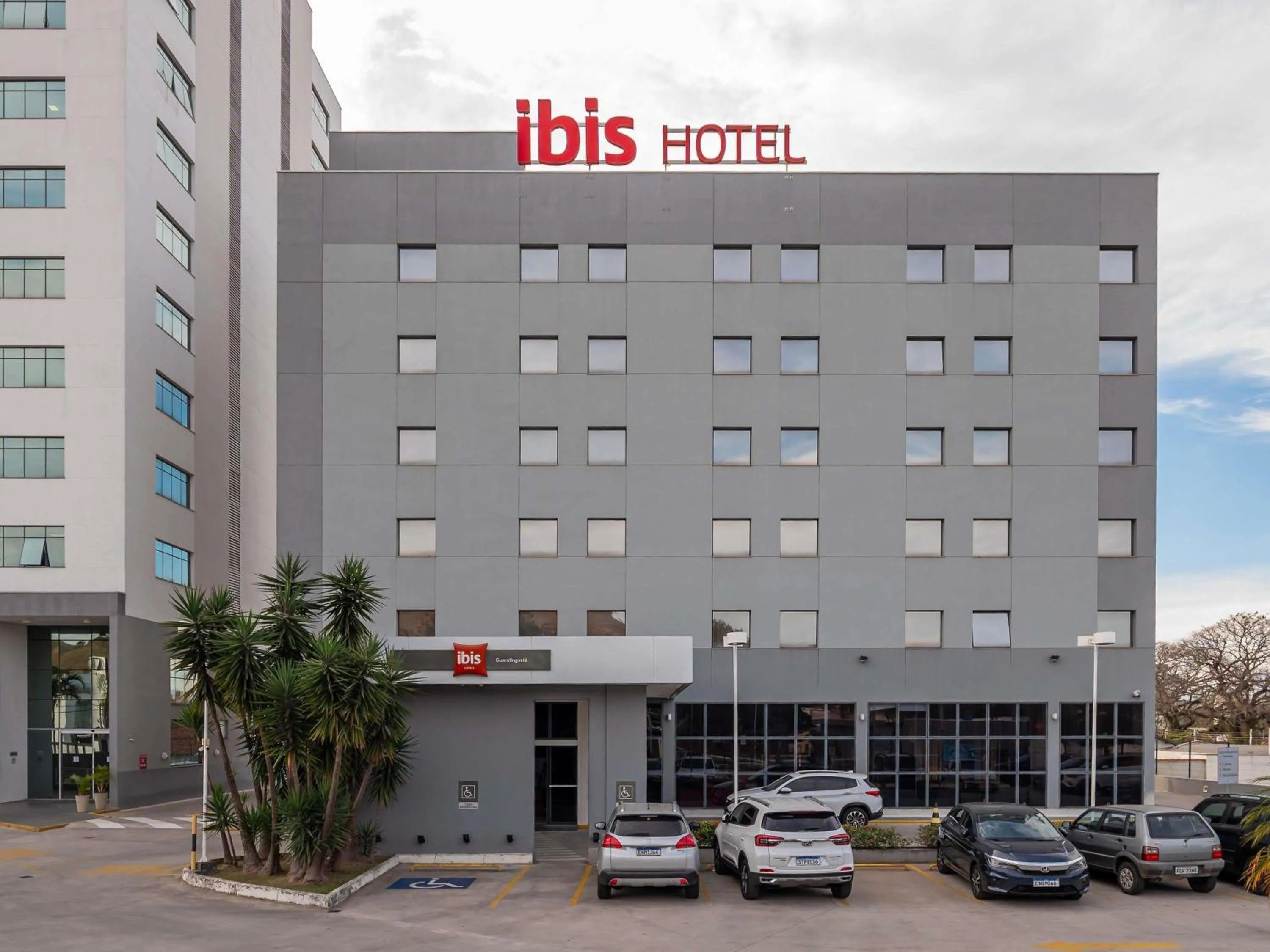 Property building in Ibis Guaratingueta Aparecida - Circuito da Fé