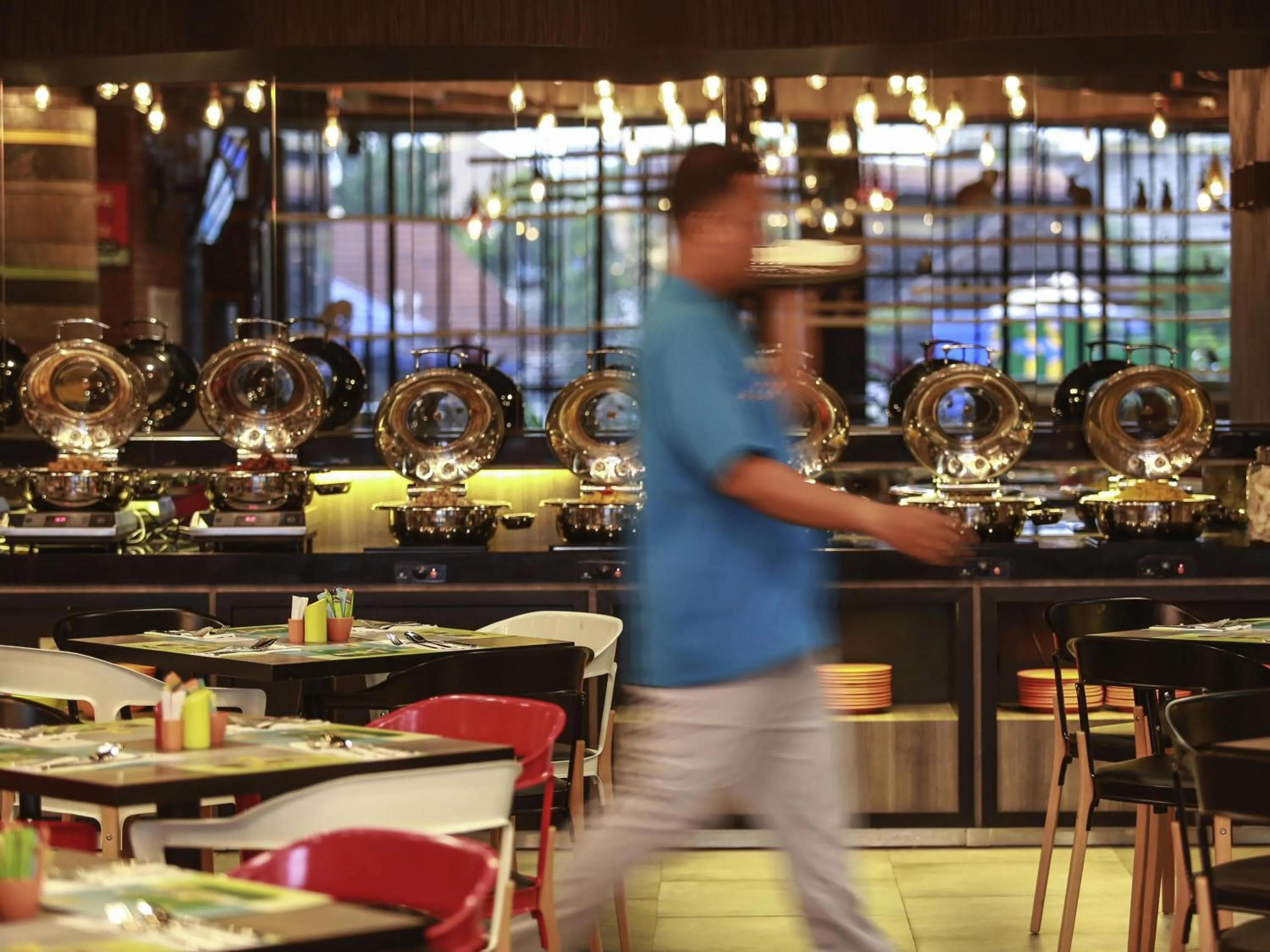 Restaurant/places to eat in Ibis Styles Makassar Sam Ratulangi