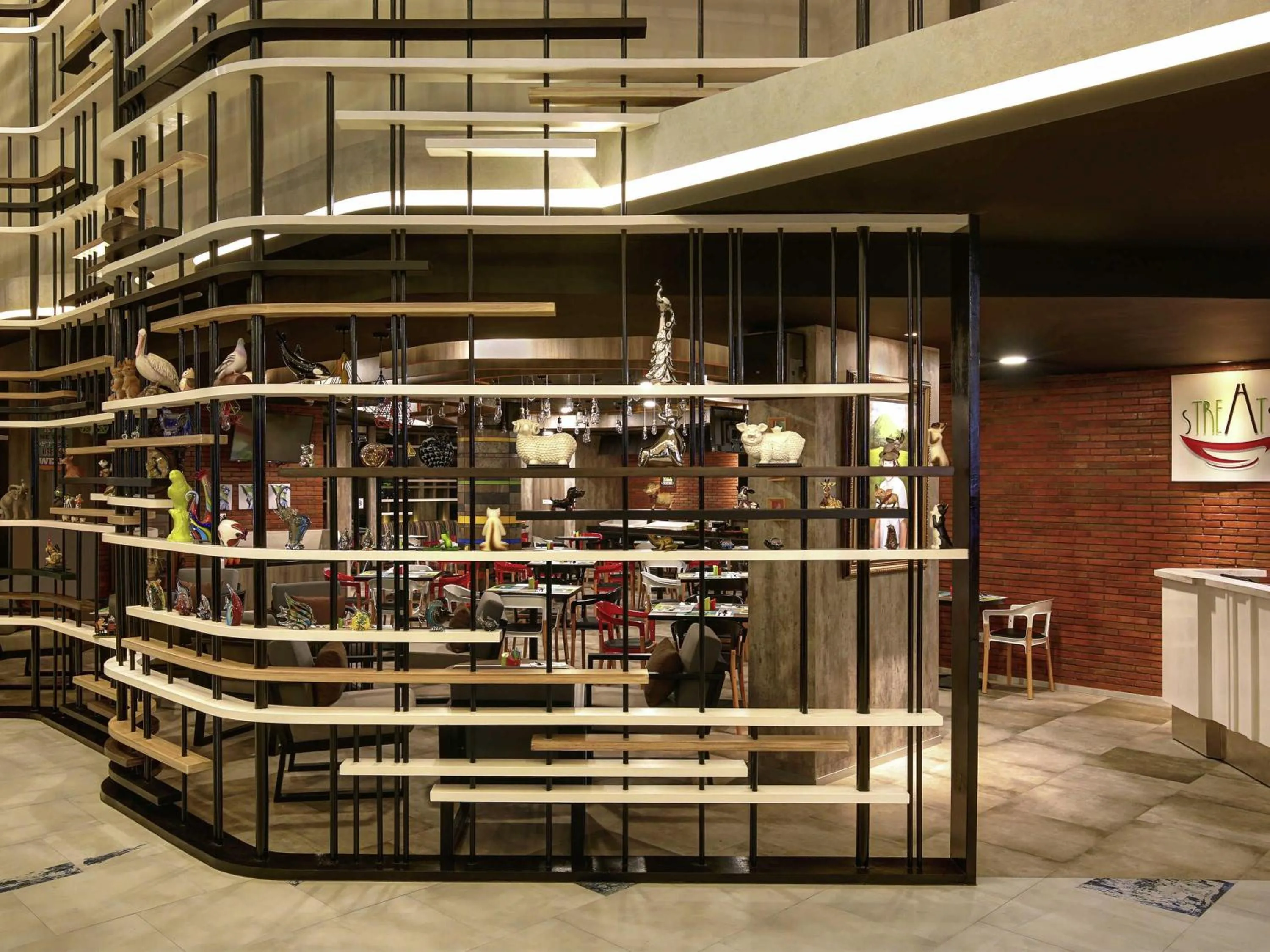 Restaurant/places to eat in Ibis Styles Makassar Sam Ratulangi