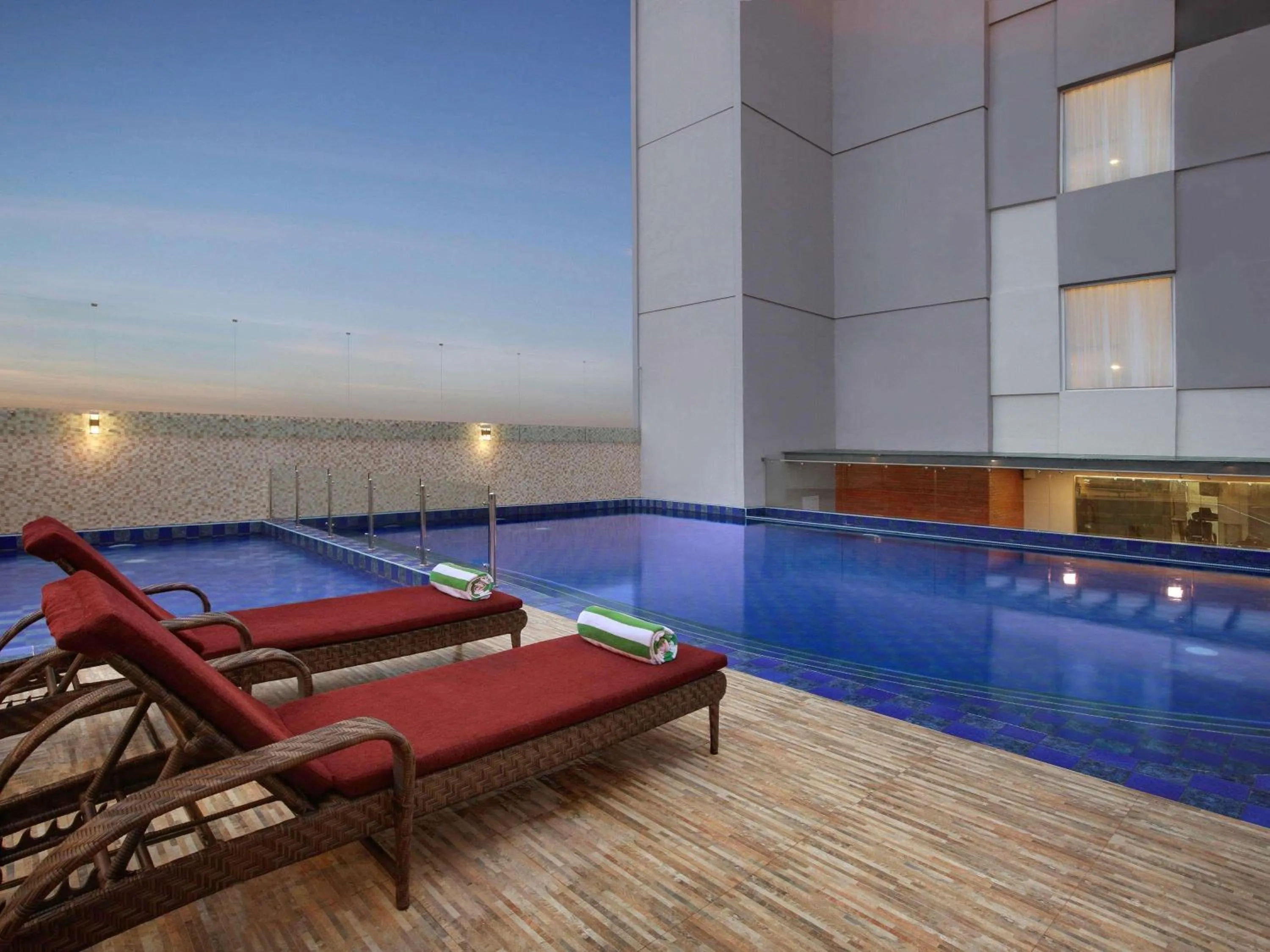 Pool view in Ibis Styles Makassar Sam Ratulangi