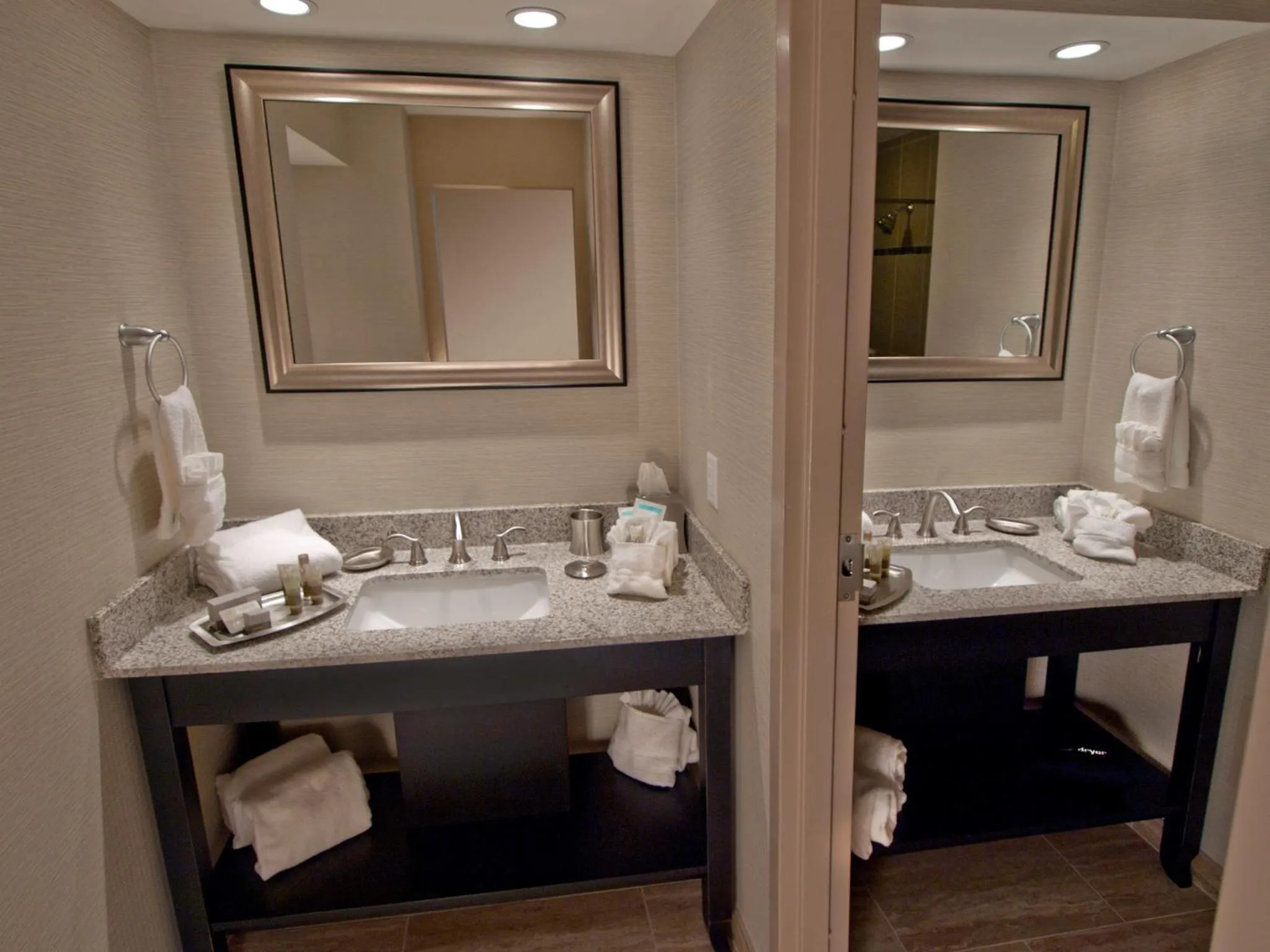 Bathroom in Hotel Ithaca