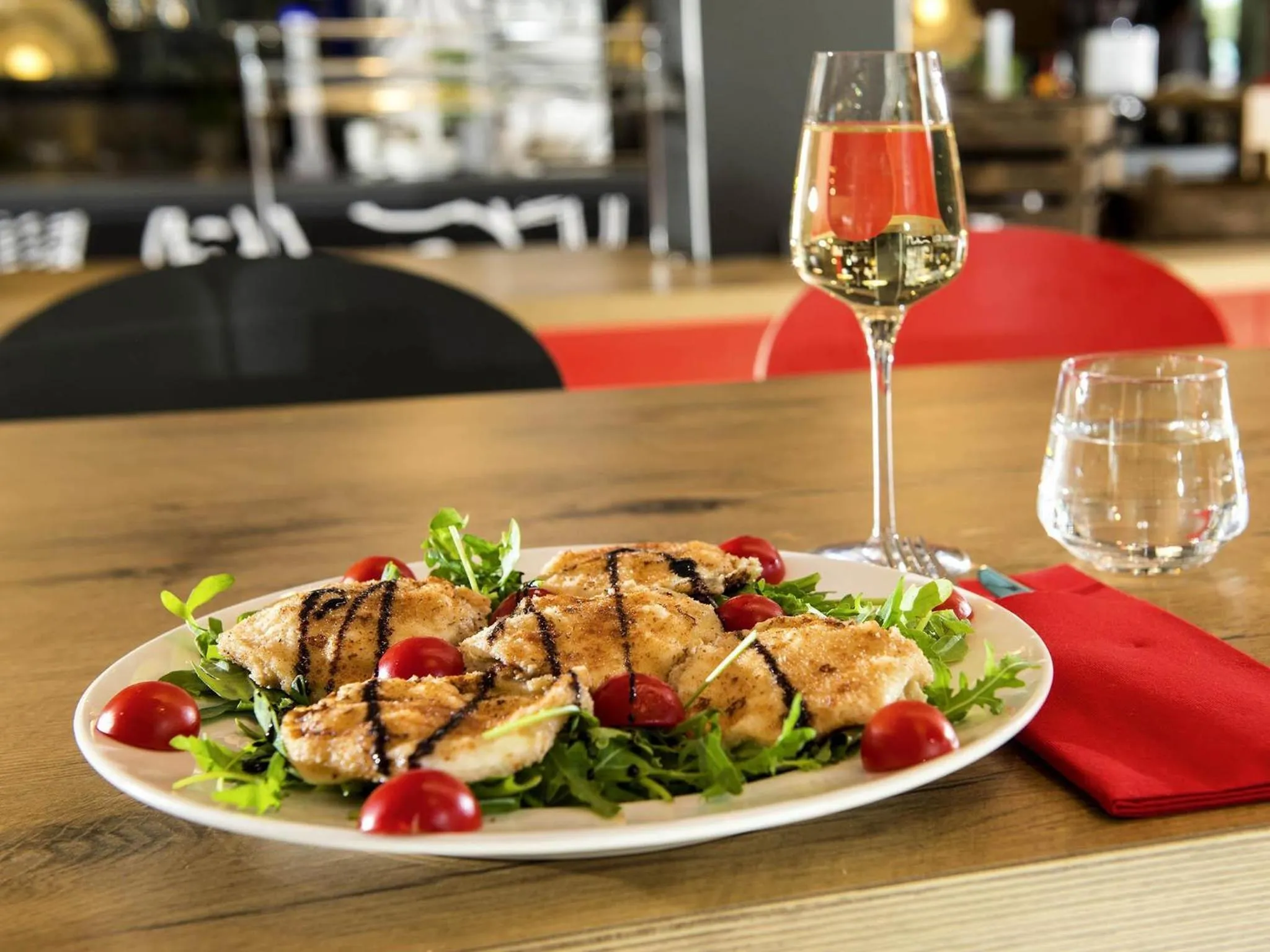 Restaurant/places to eat in Ibis München Airport Süd