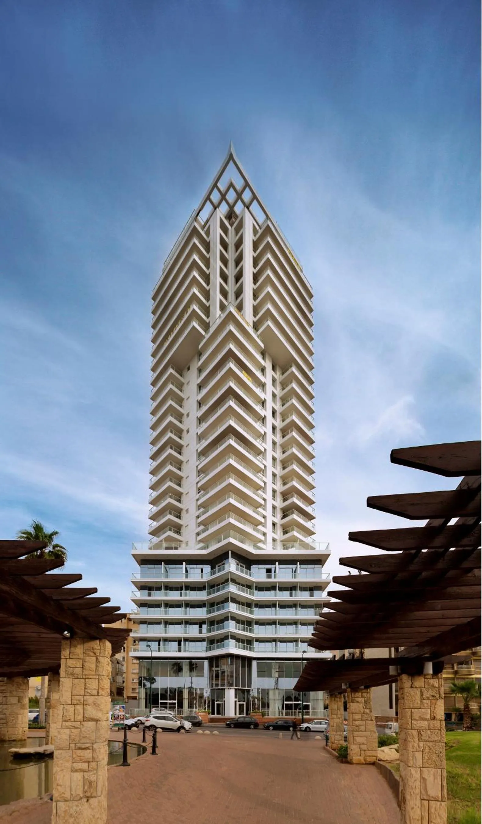 Property building in David Tower Hotel Netanya by Prima Hotels - 16 years Plus