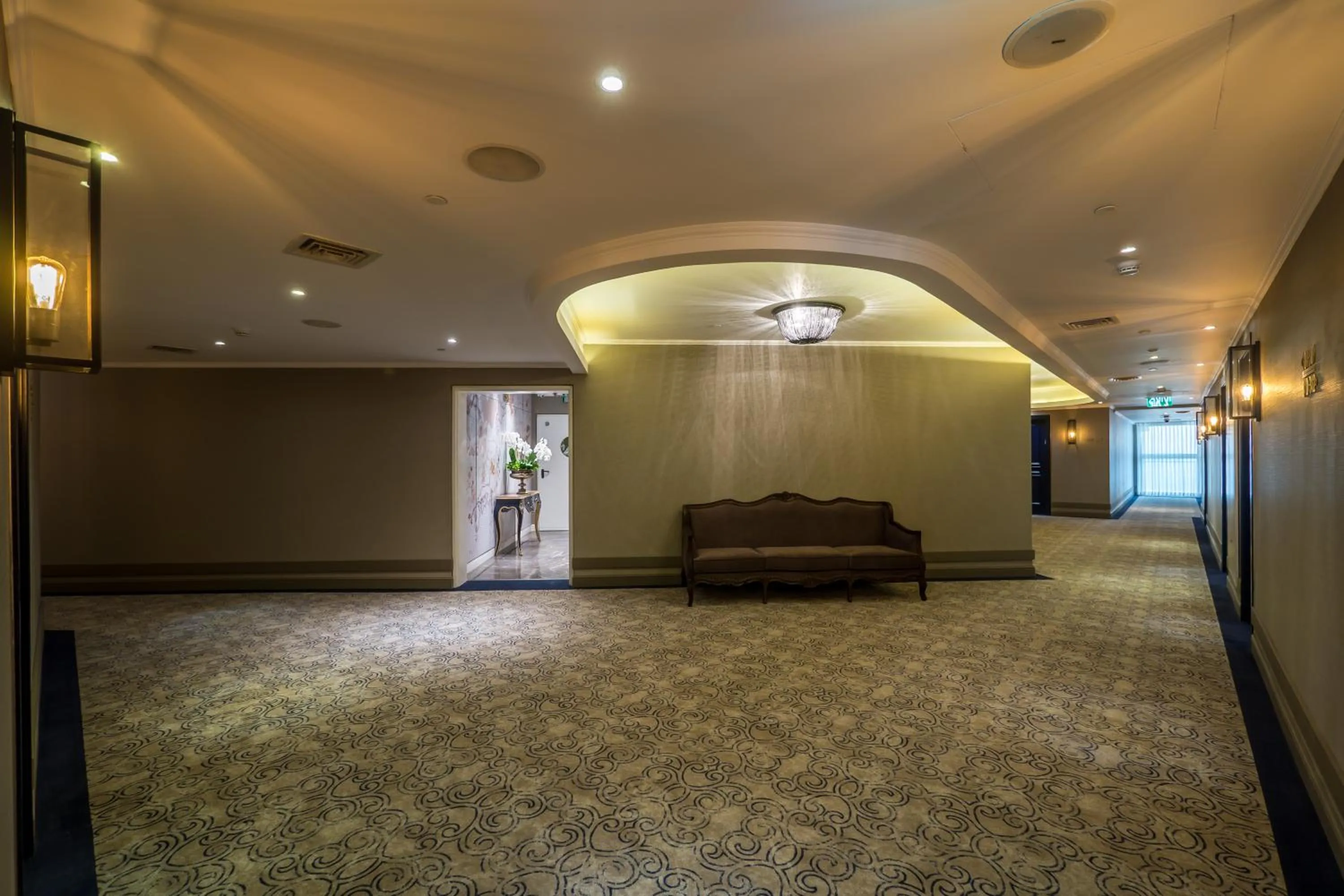 Day in David Tower Hotel Netanya by Prima Hotels - 16 years Plus