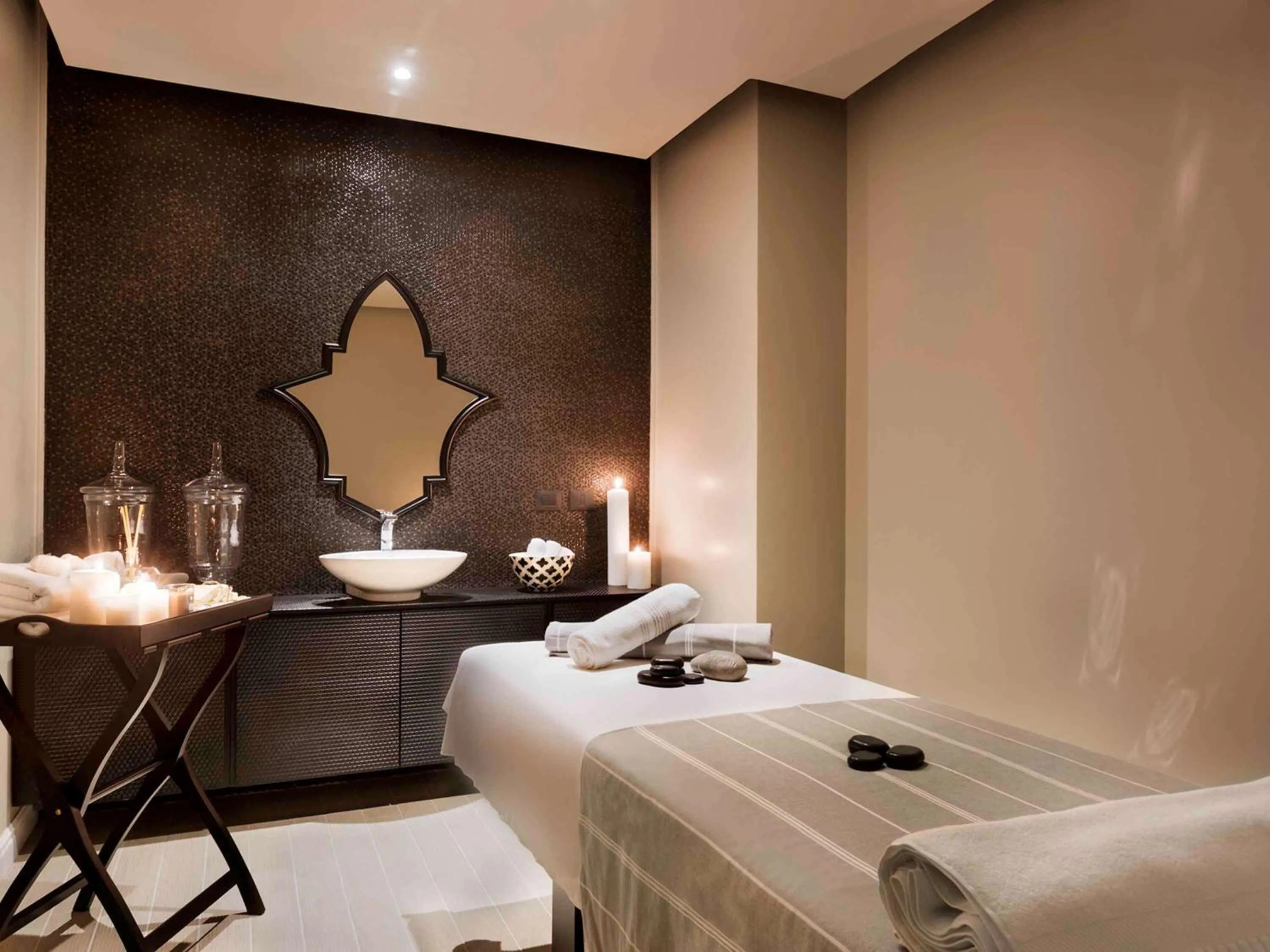 On site, Bed in David Tower Hotel Netanya by Prima Hotels - 16 years Plus