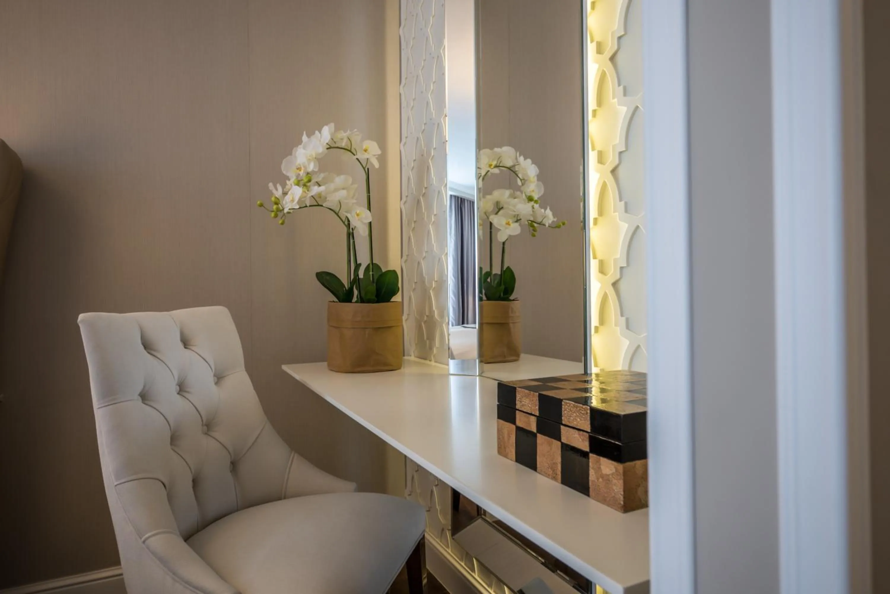 Decorative detail in David Tower Hotel Netanya by Prima Hotels - 16 years Plus