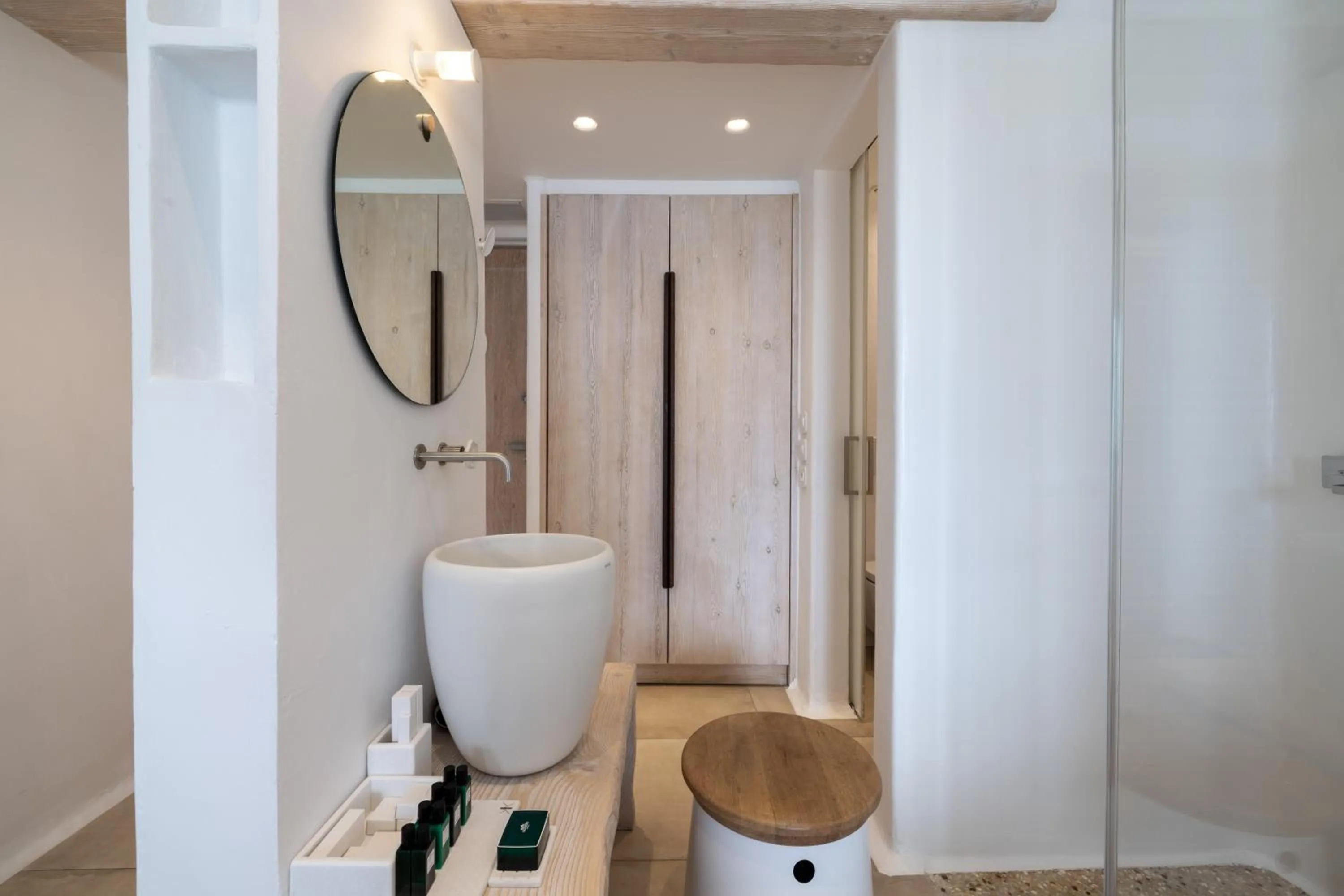 Bathroom in Kove Mykonos - A Myconian Collection Hotel