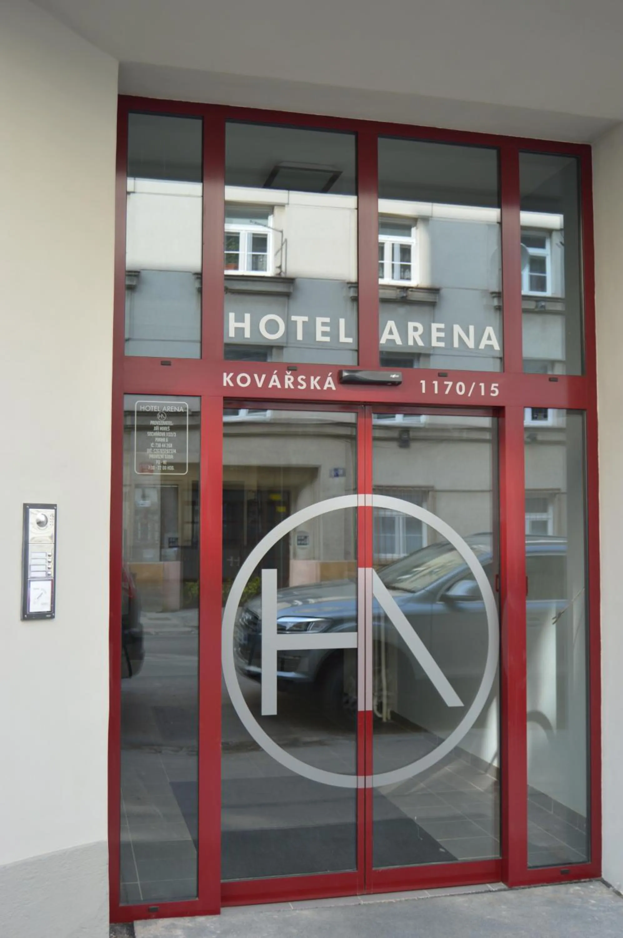 Facade/entrance in HOTEL ARÉNA