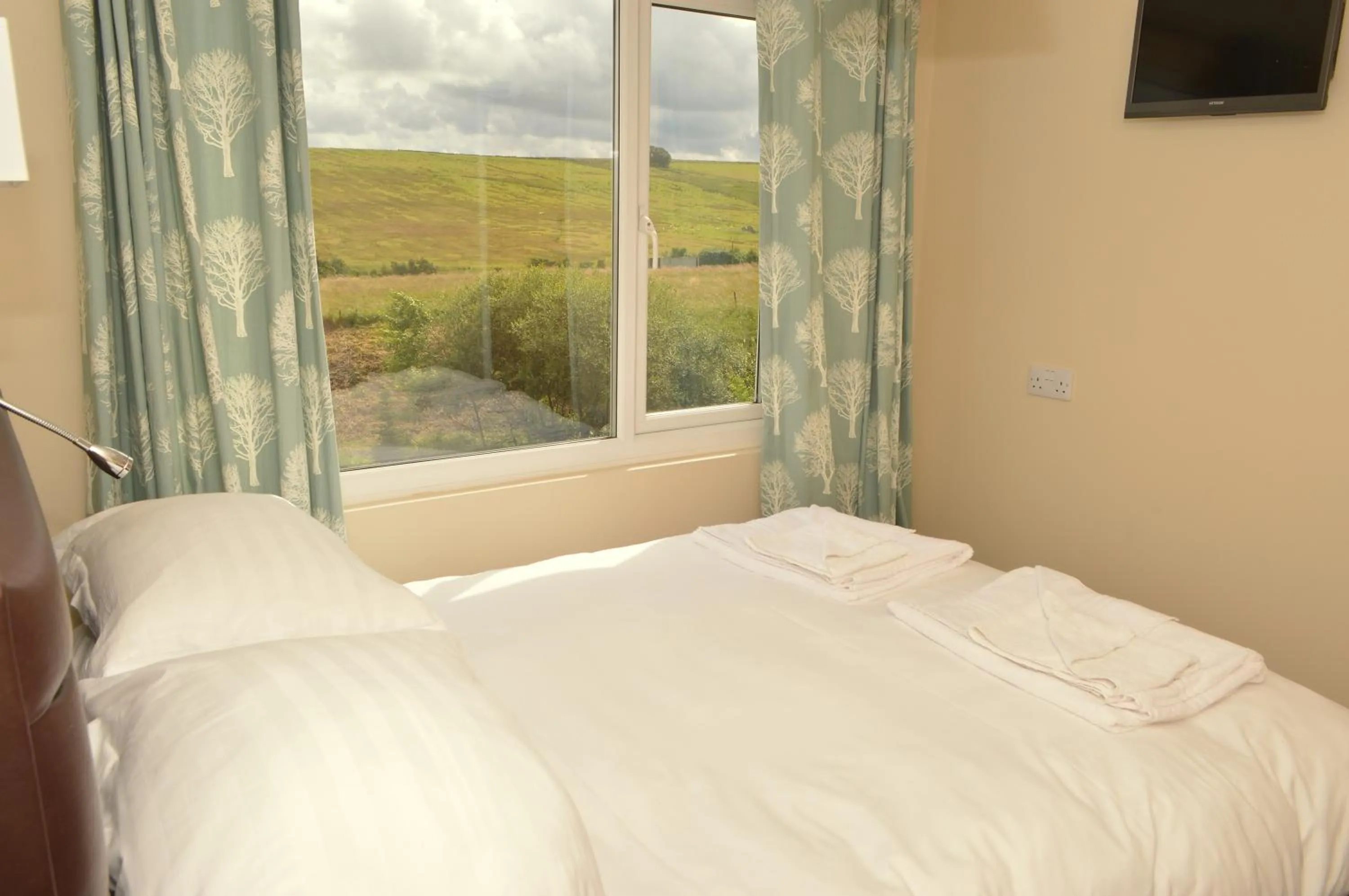 Bed in The Twice Brewed Inn