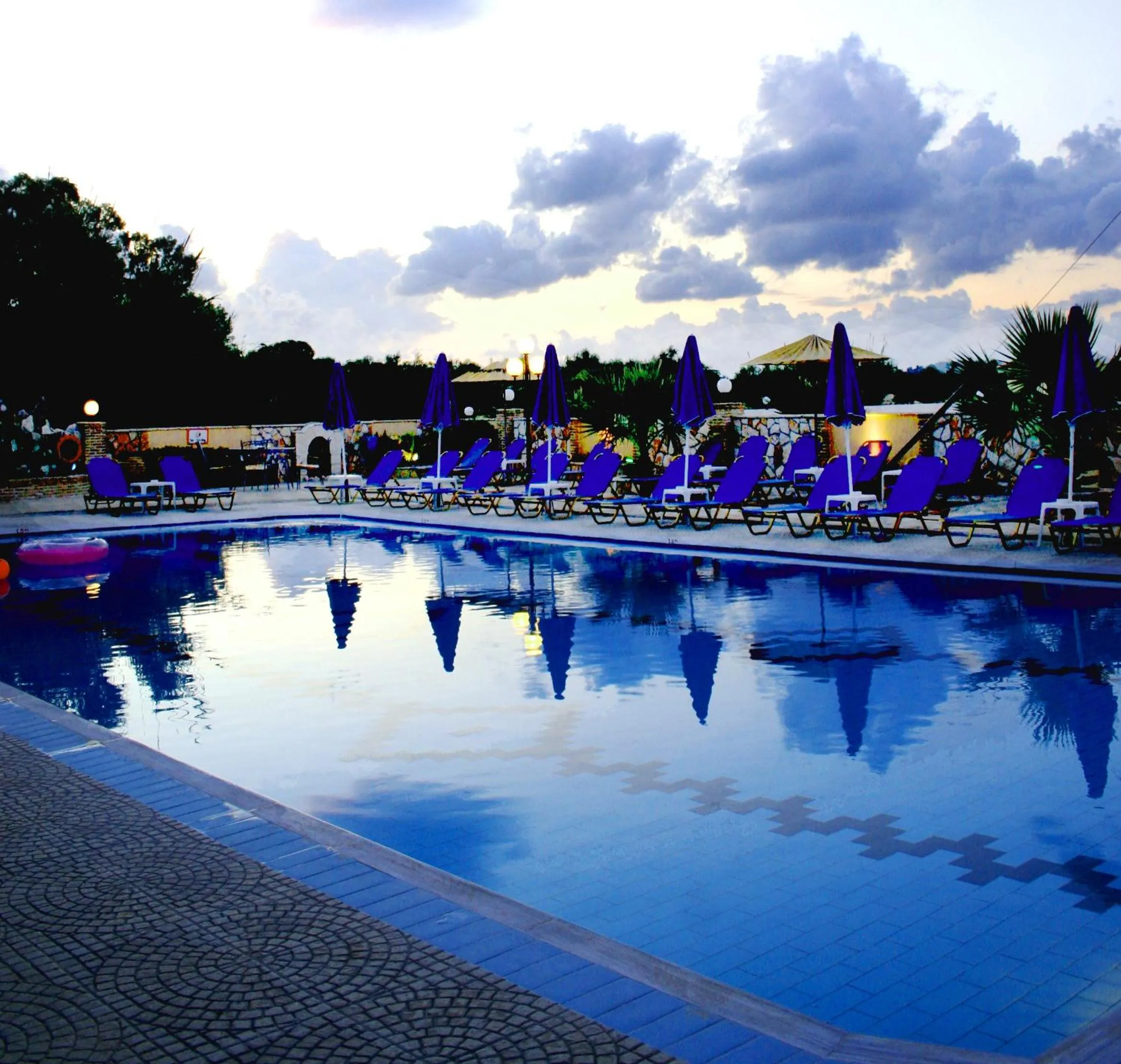 Night in Paradise Apartments