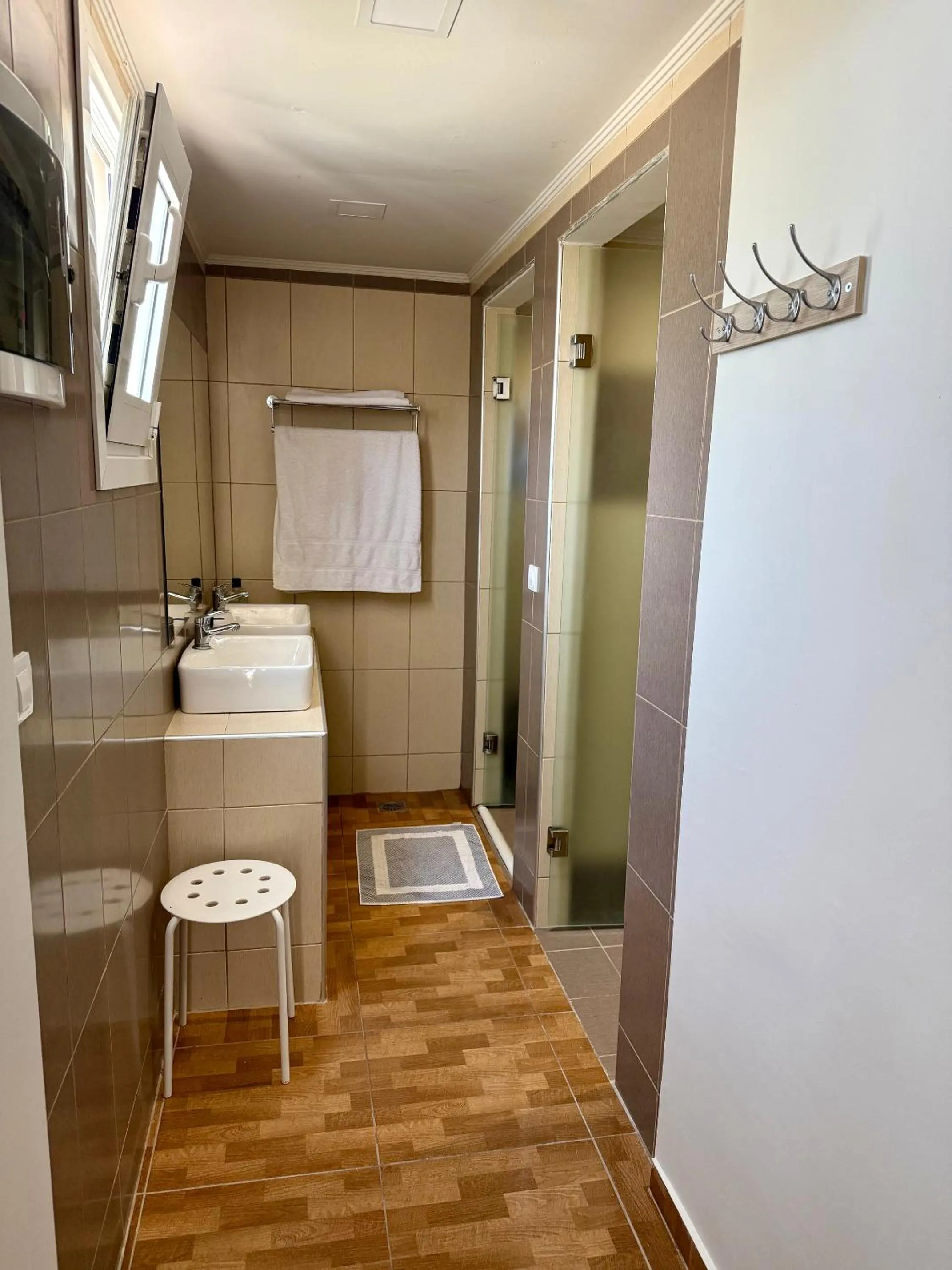 Toilet in Paradise Apartments