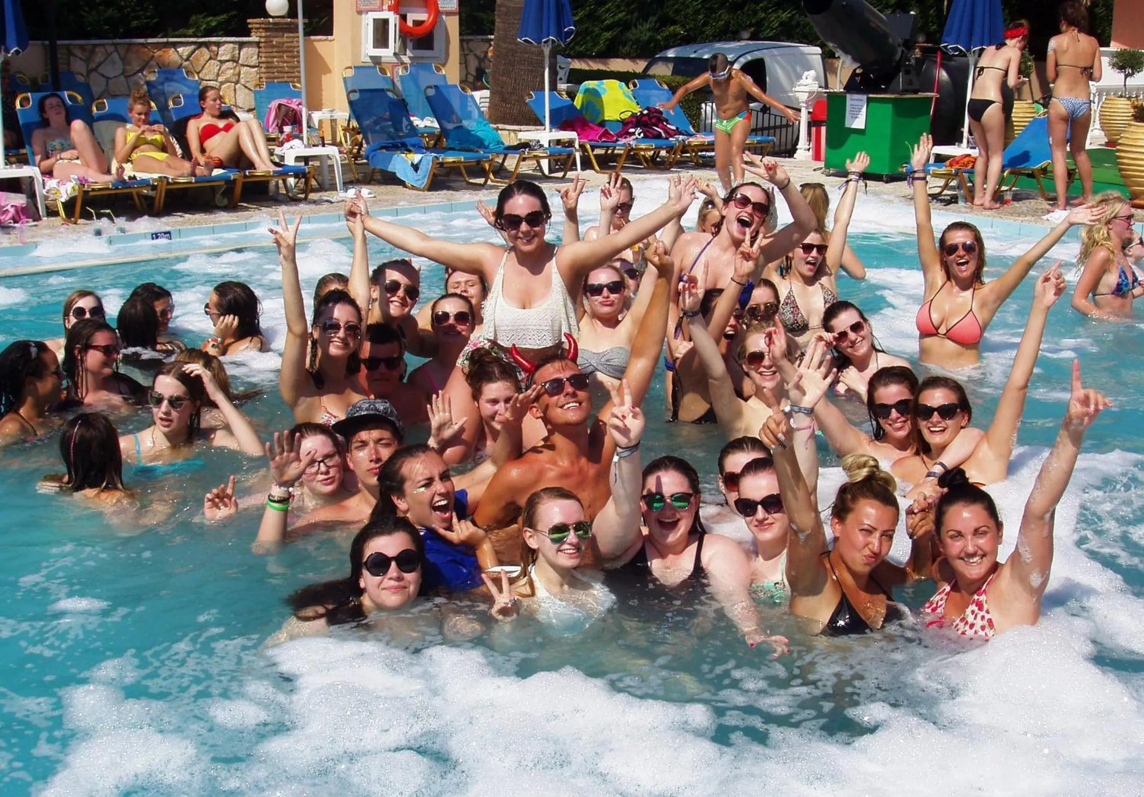 Entertainment in Paradise Apartments