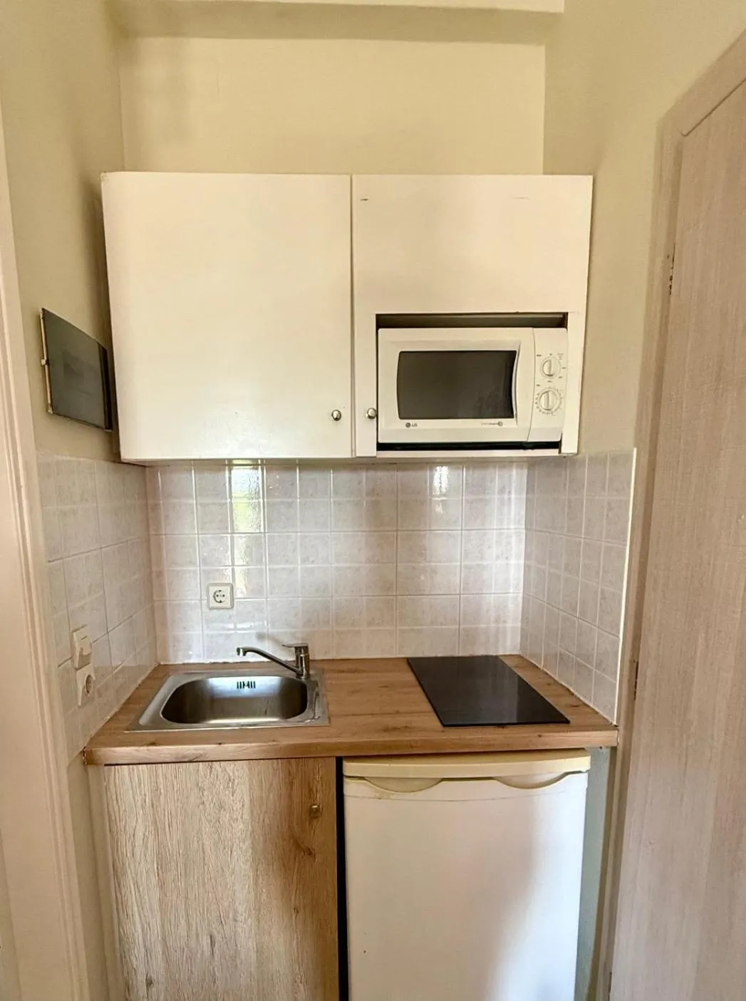 Property building in Paradise Apartments