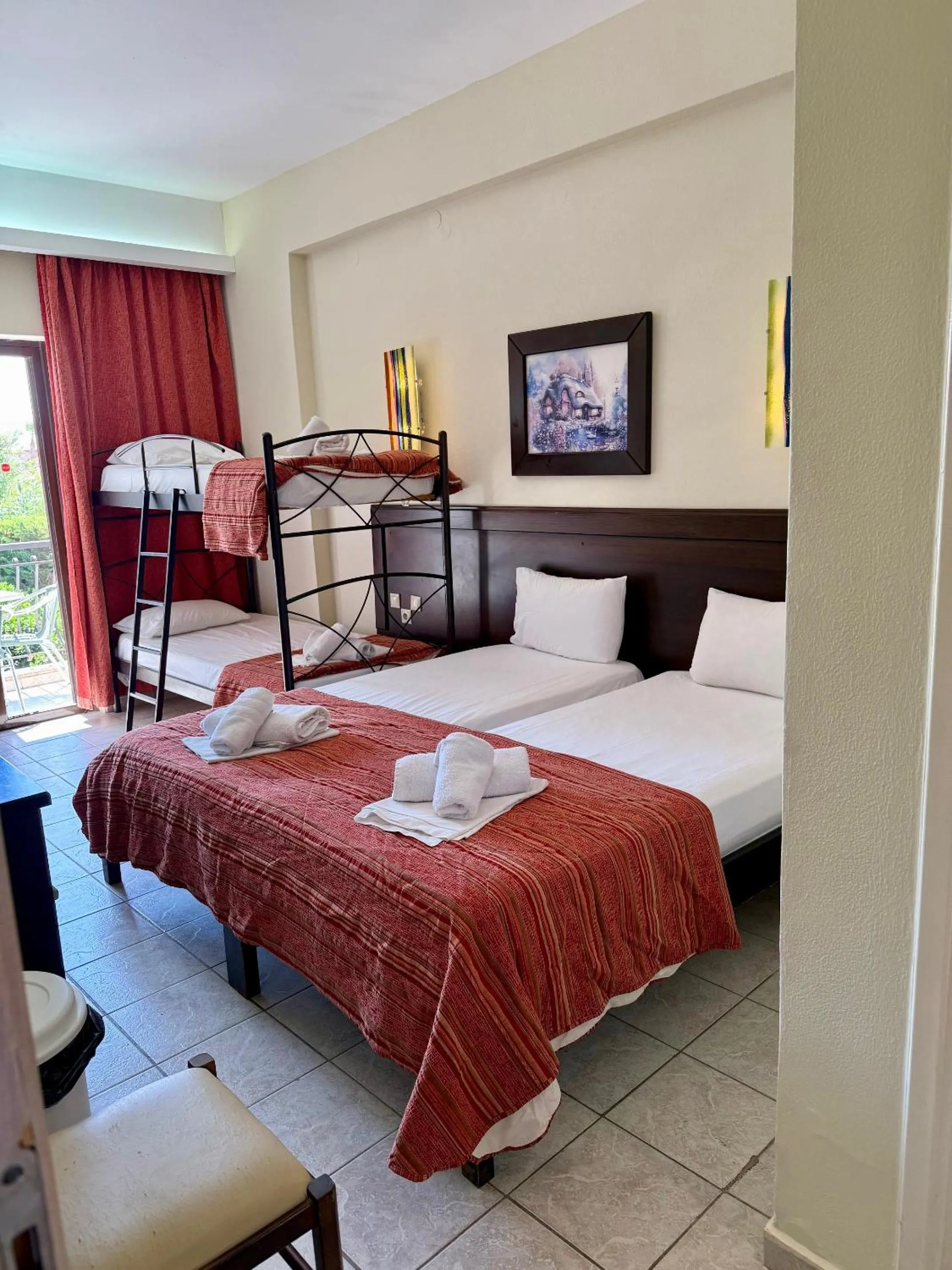 Property building, Bed in Paradise Apartments