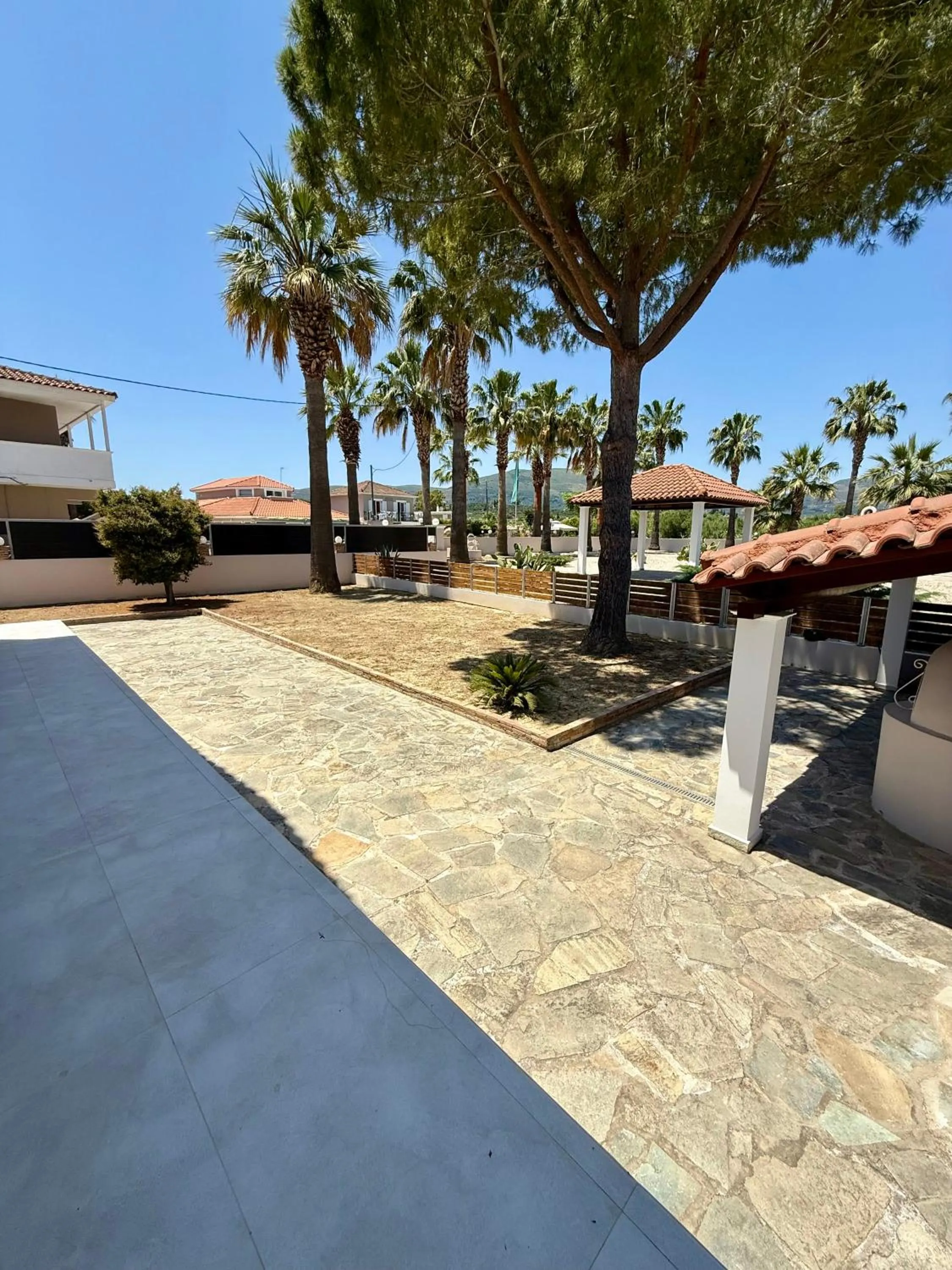 Property building in Paradise Apartments