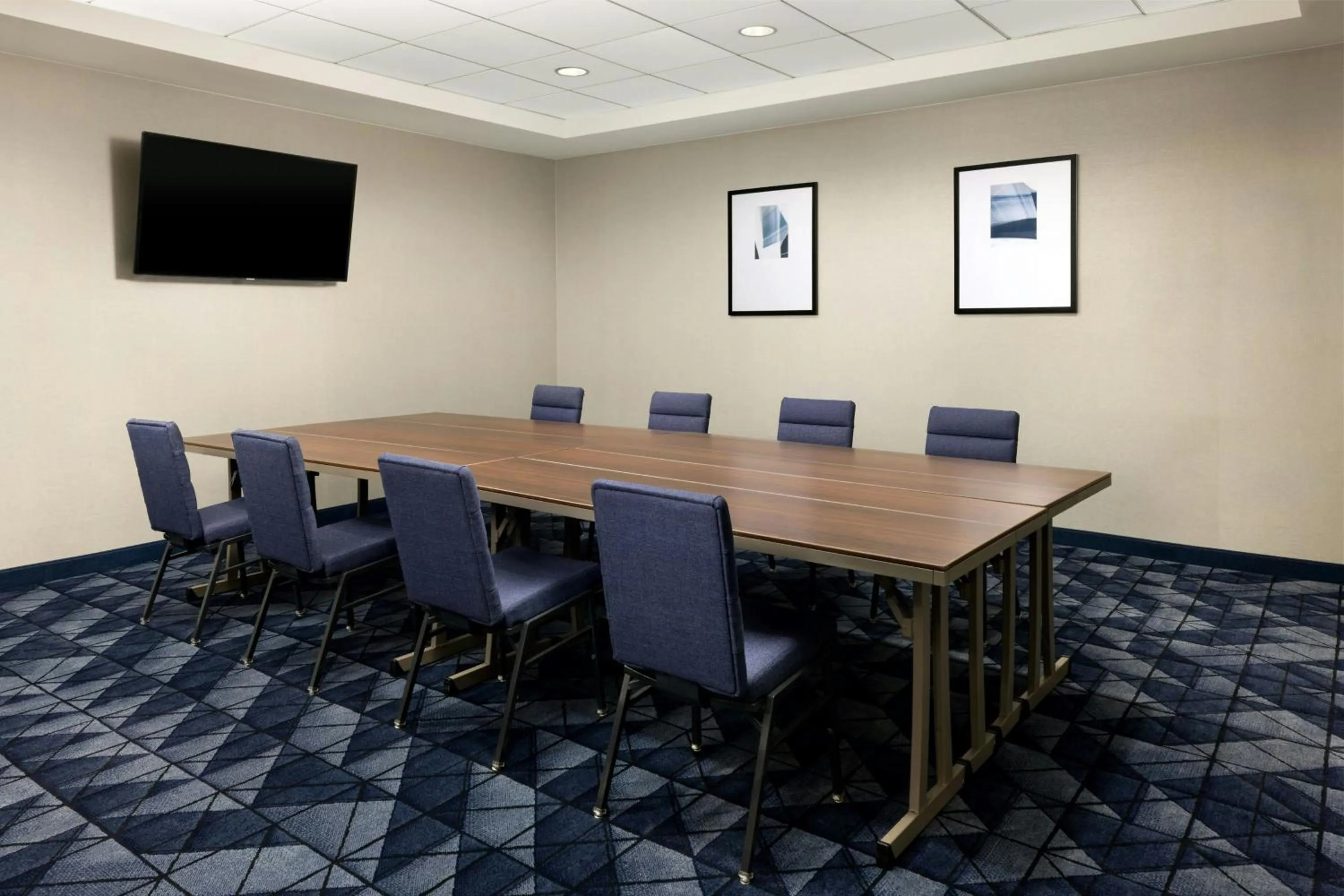Meeting/conference room in Courtyard by Marriott Los Angeles Woodland Hills