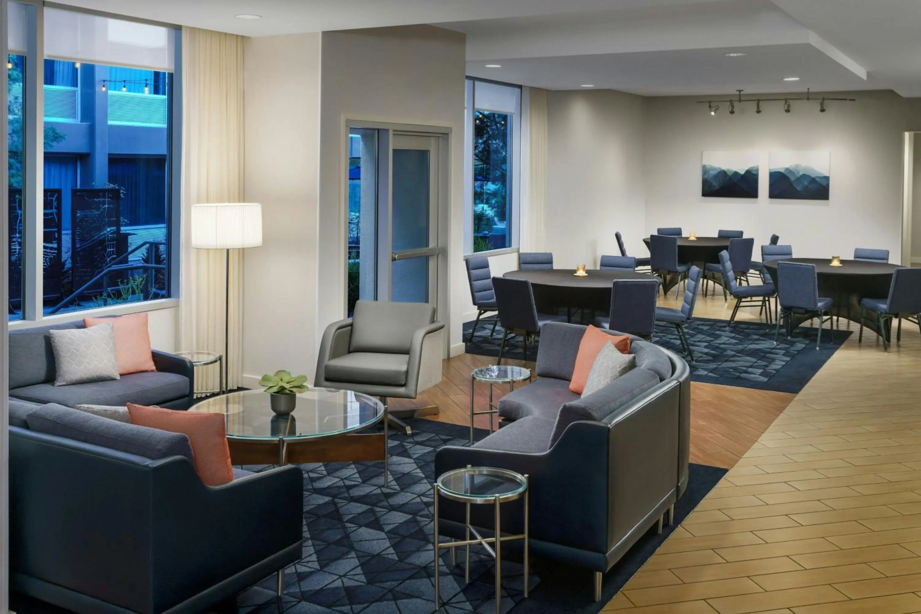 Meeting/conference room in Courtyard by Marriott Los Angeles Woodland Hills