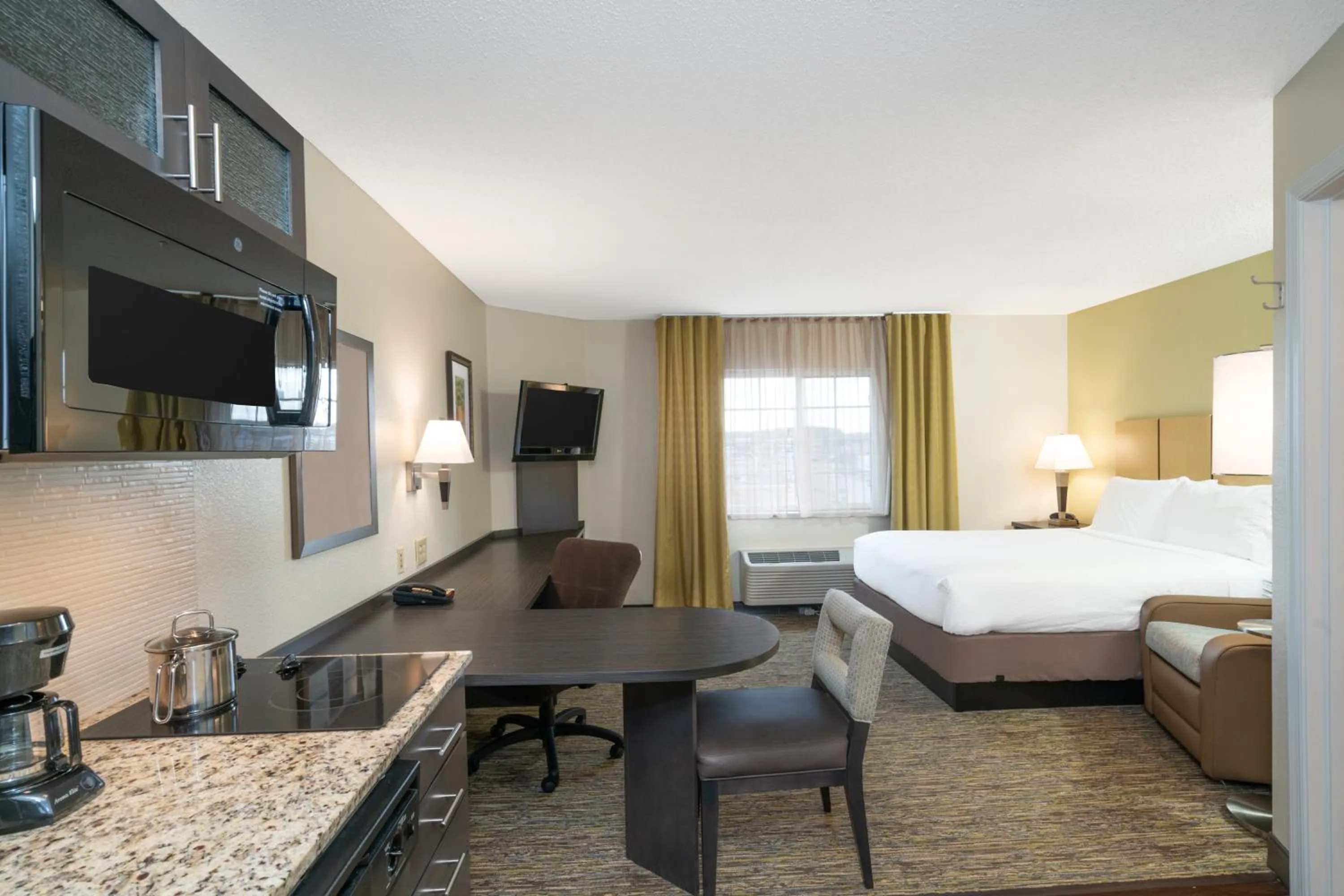 Photo of the whole room, Bed in Candlewood Suites Hopewell - Fort Lee by IHG