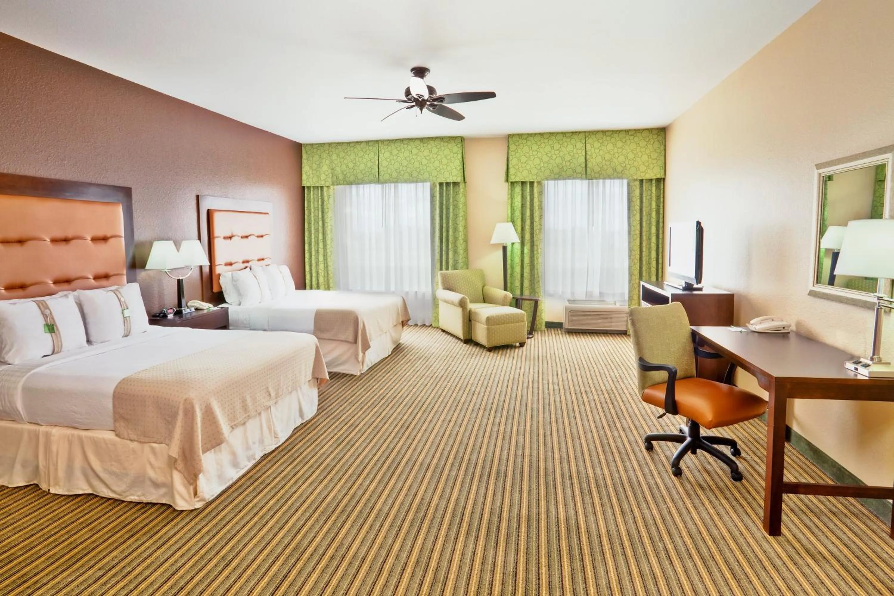 Photo of the whole room, Bed in Holiday Inn Pearl - Jackson Area by IHG
