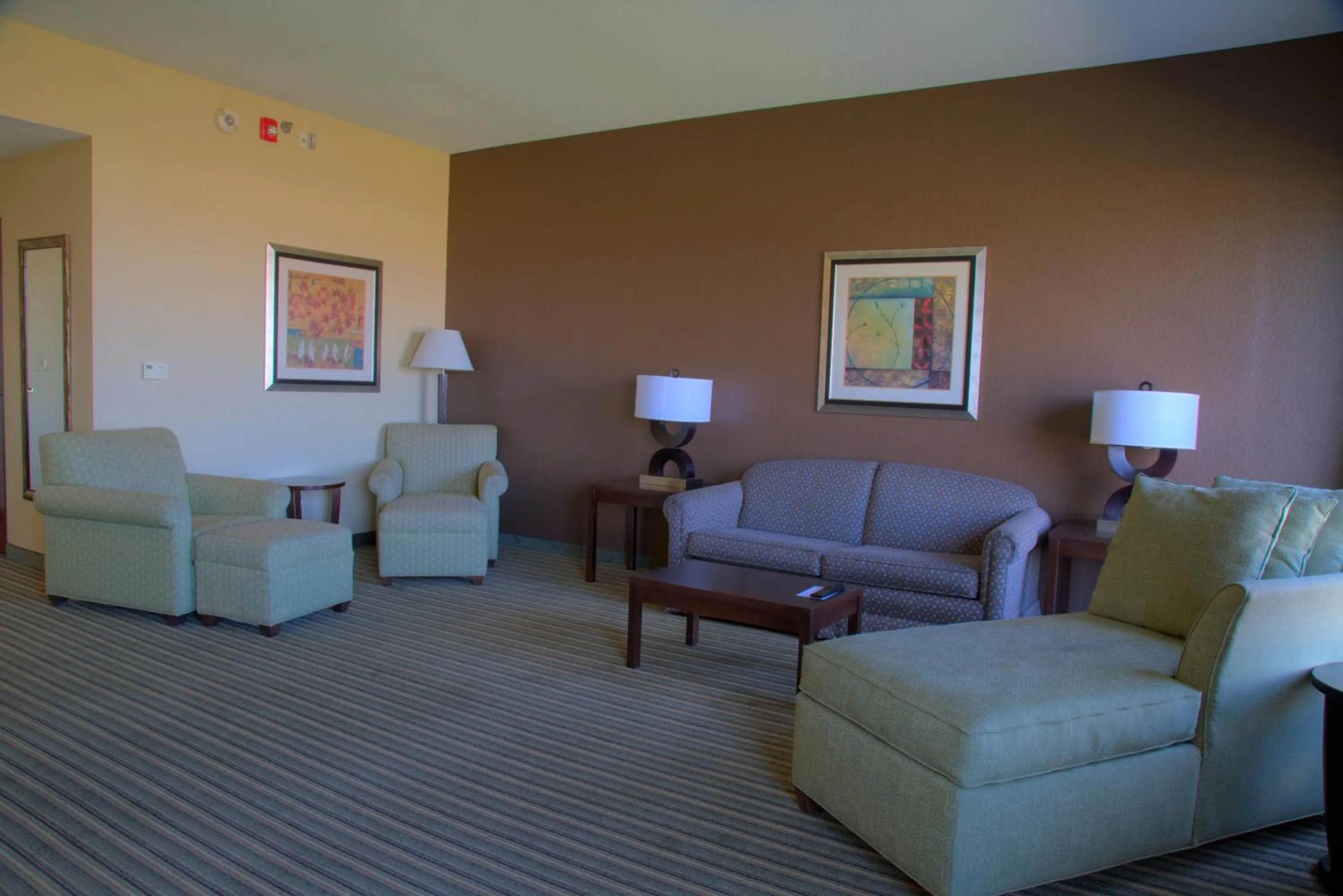 Photo of the whole room in Holiday Inn Pearl - Jackson Area by IHG