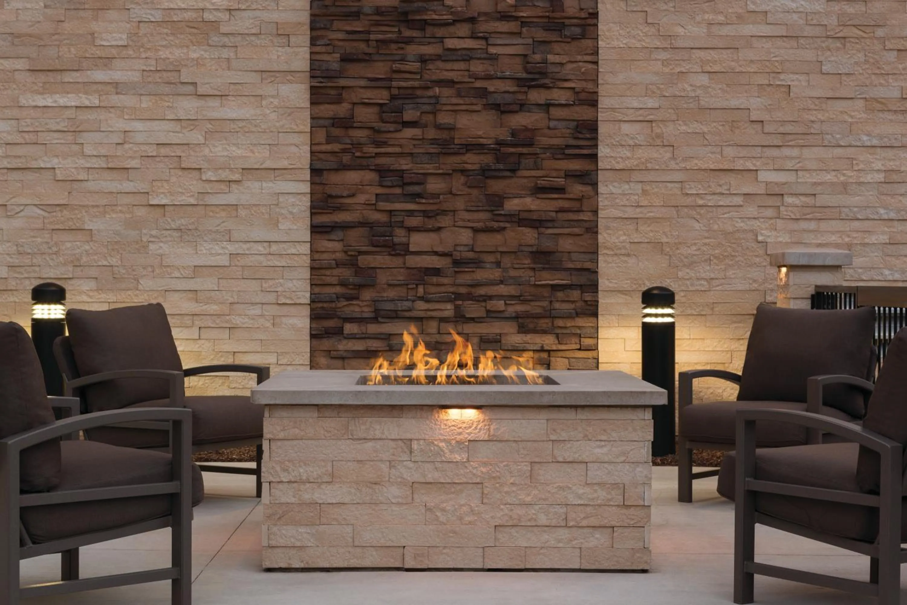 Patio in Holiday Inn Chicago Schaumburg by IHG