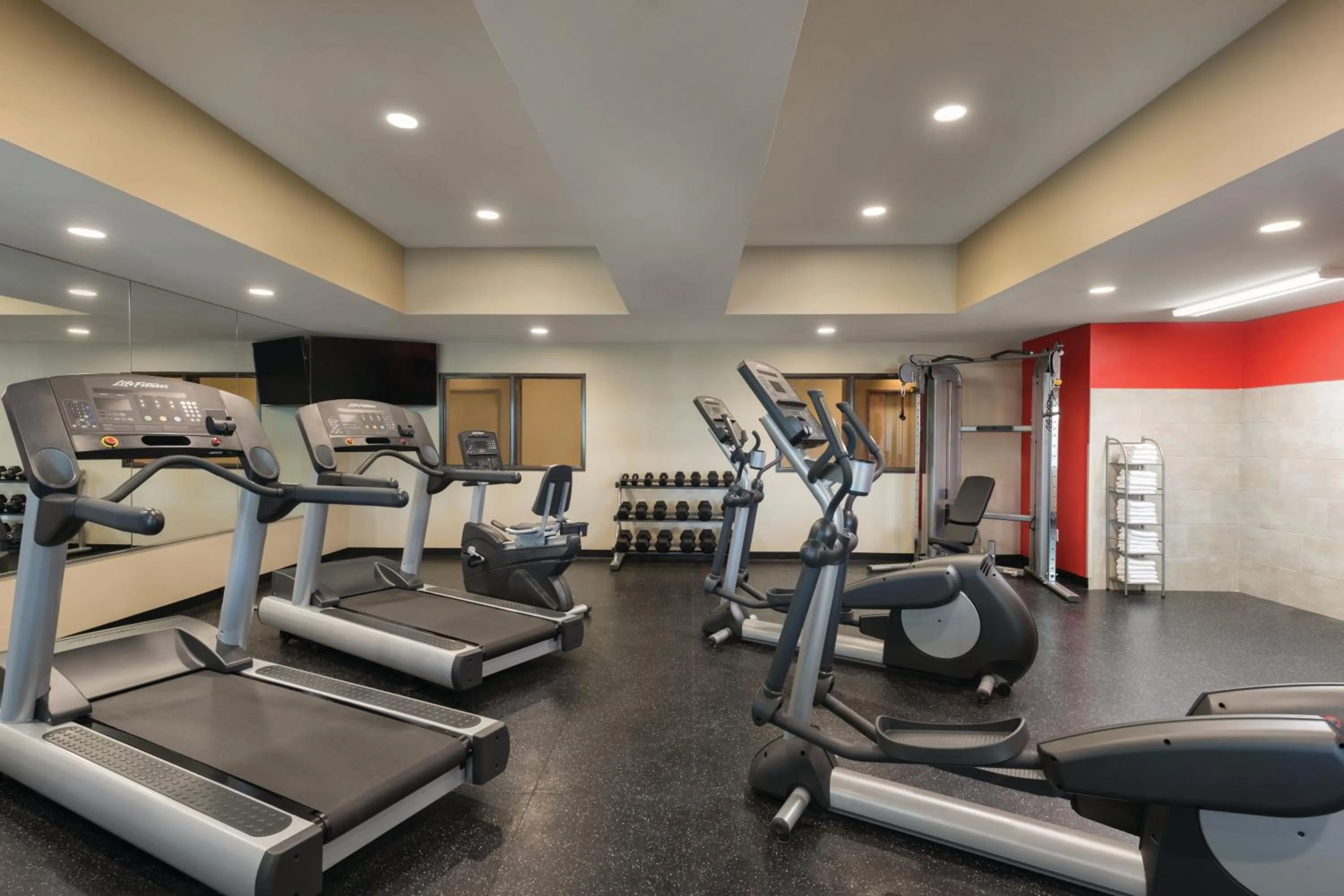 Fitness centre/facilities in Holiday Inn Chicago Schaumburg by IHG