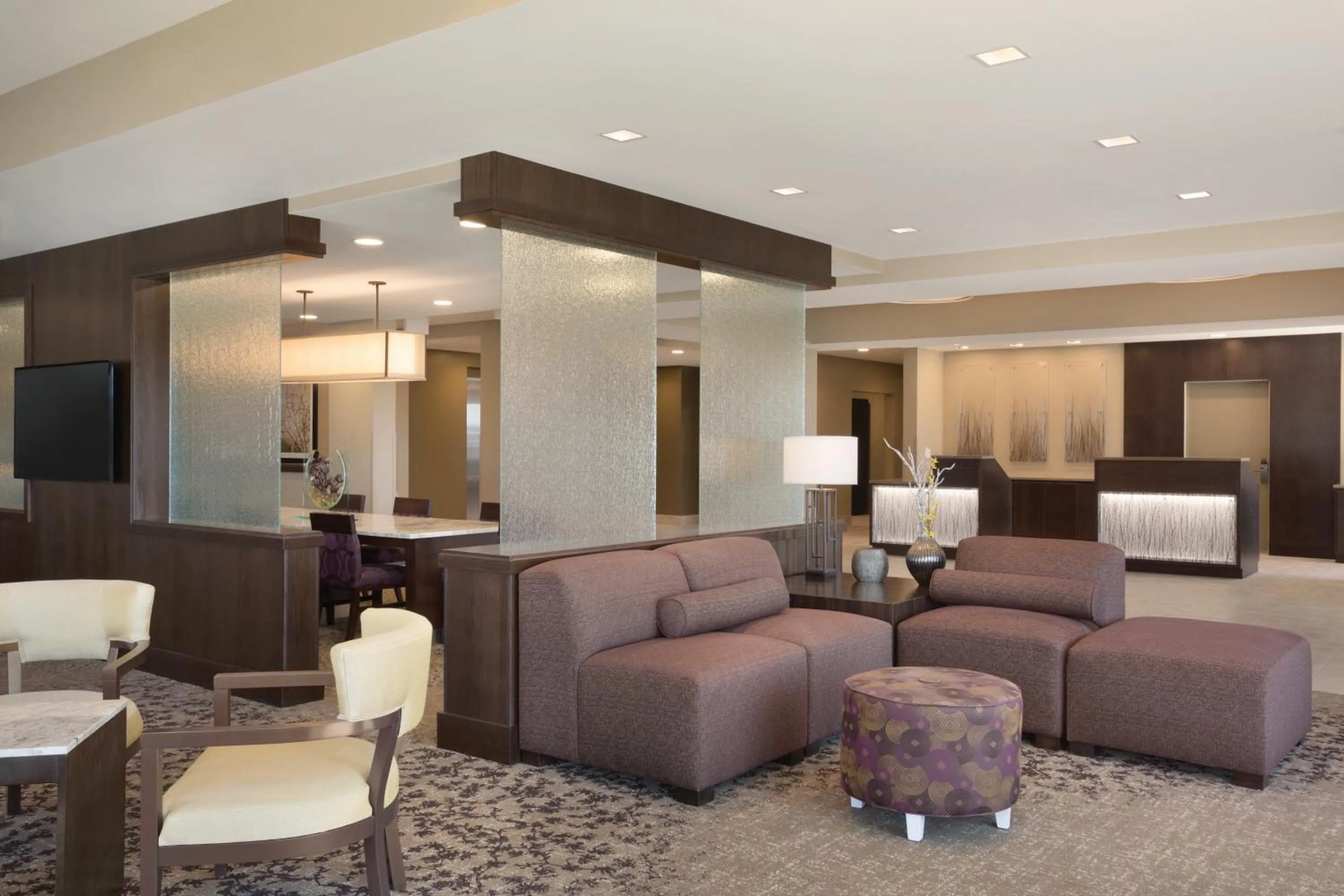 Lobby or reception in Holiday Inn Chicago Schaumburg by IHG