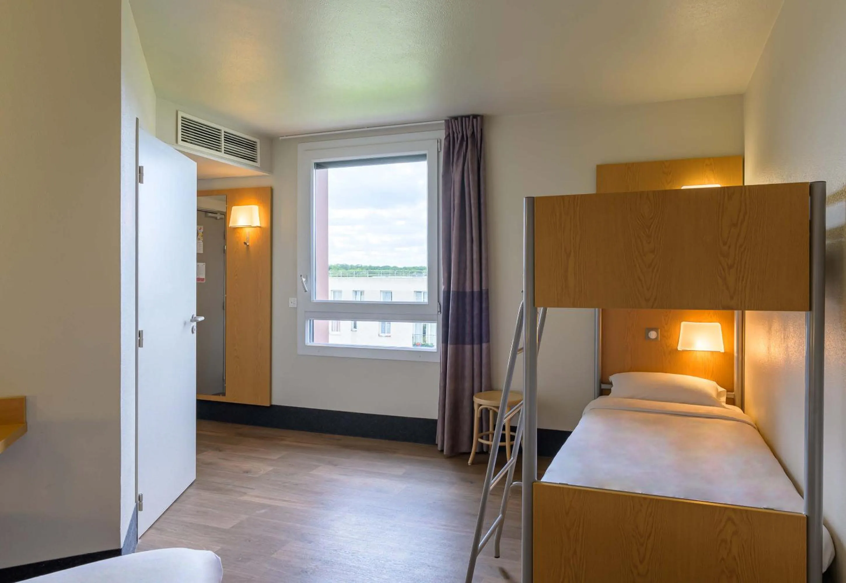 Bedroom, Bed in B&B HOTEL Marne-La-Vallée Torcy