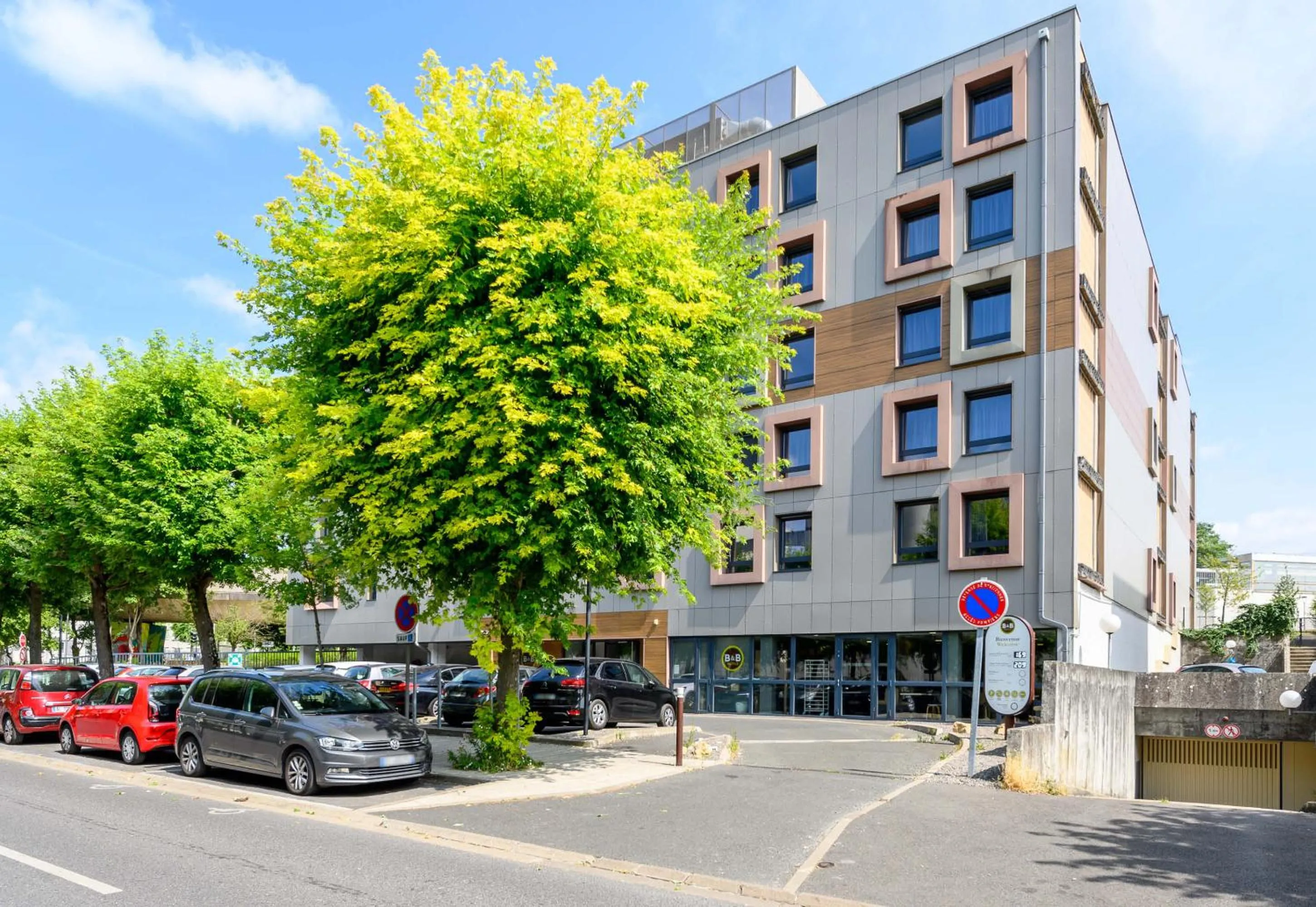 Property building in B&B HOTEL Marne-La-Vallée Torcy