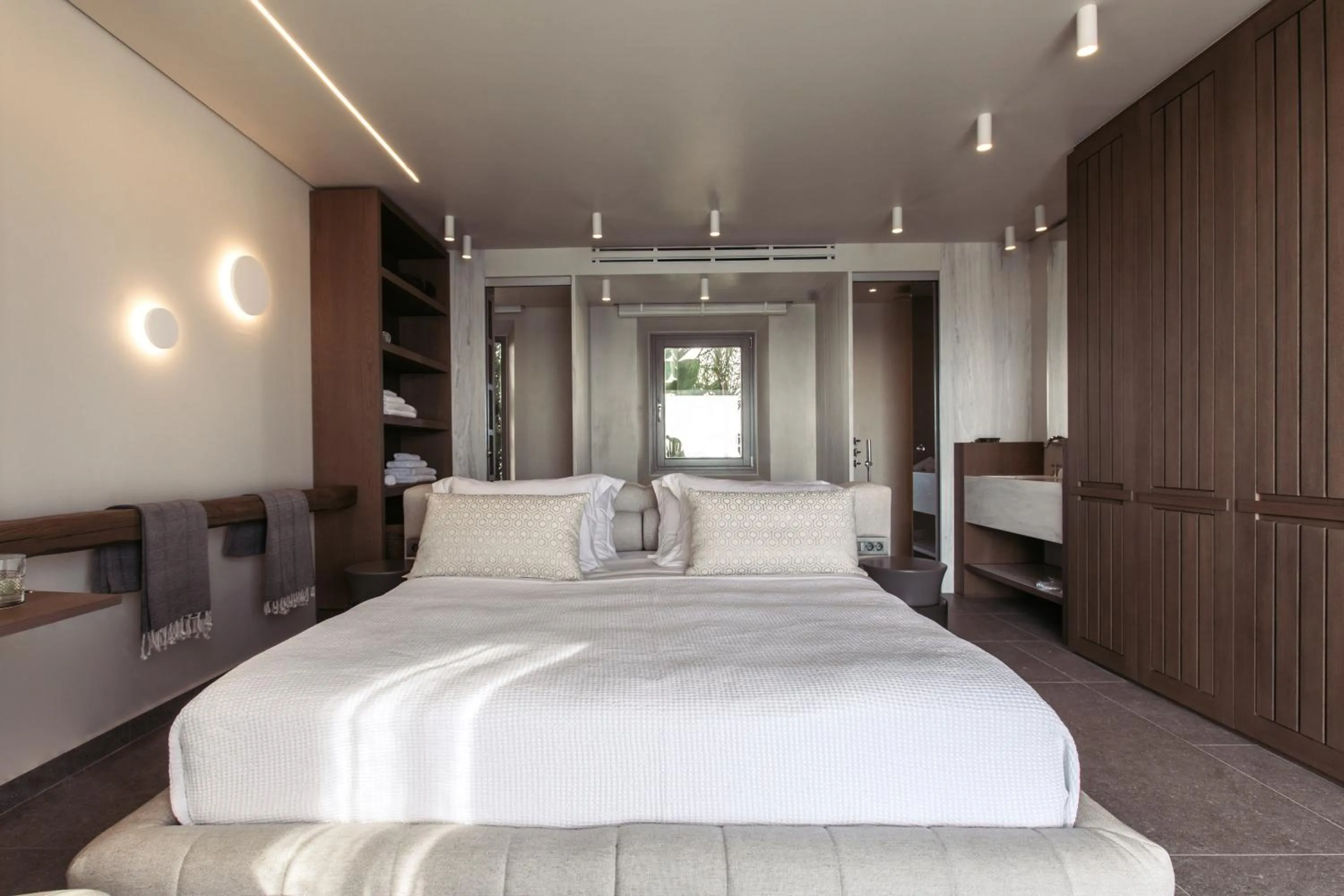 Bed in Santana Beach