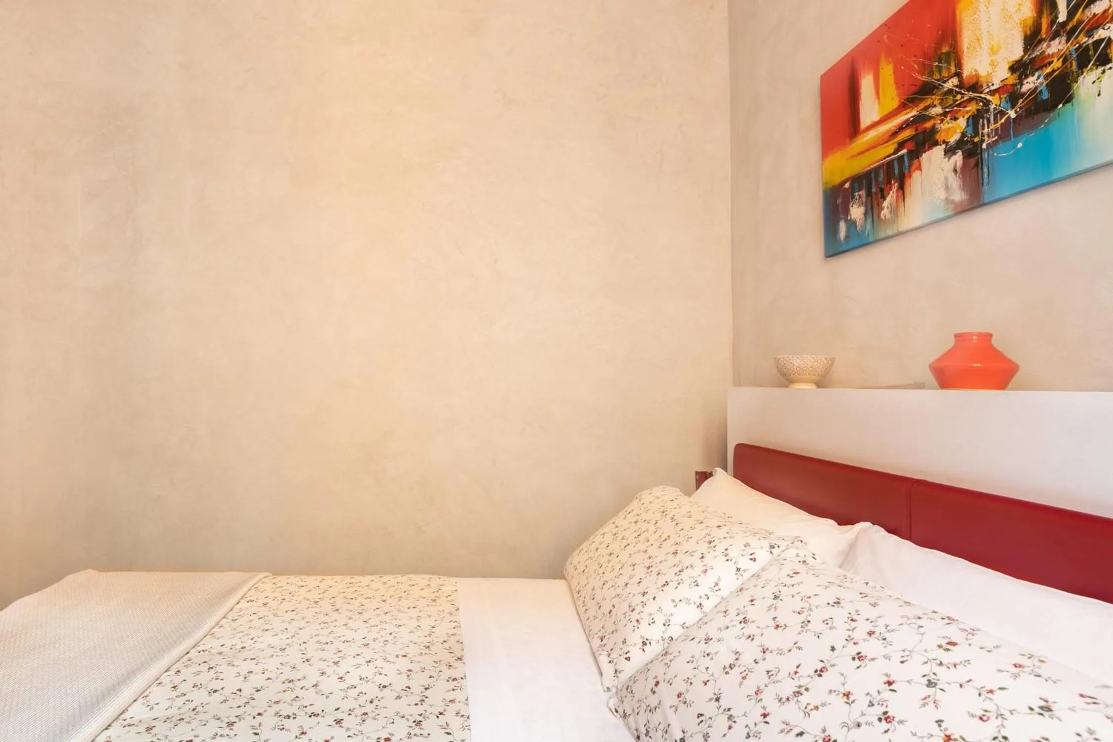 Decorative detail, Bed in Living RHome - Condotti Apartment