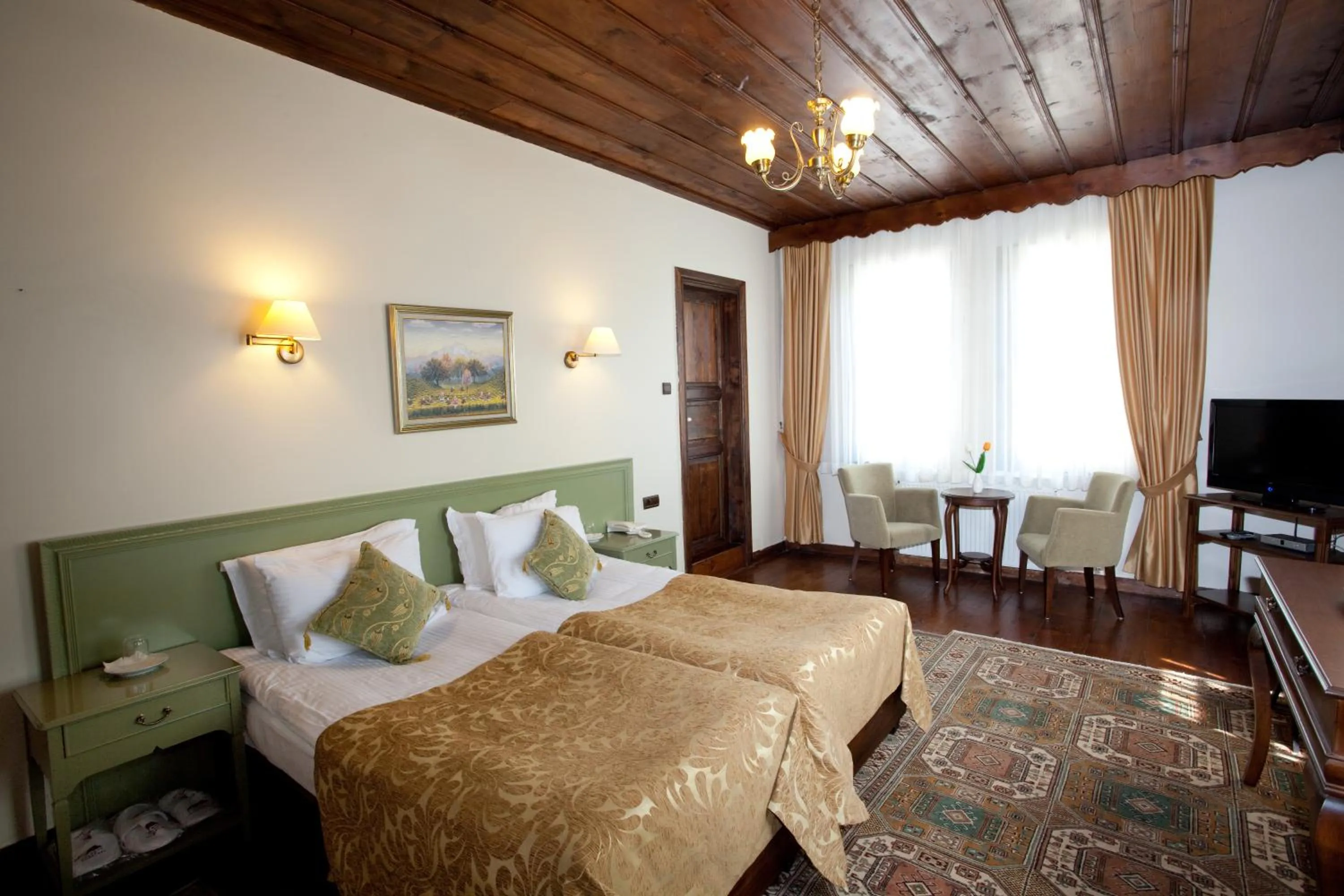 Photo of the whole room, Bed in Uğurlu Konakları