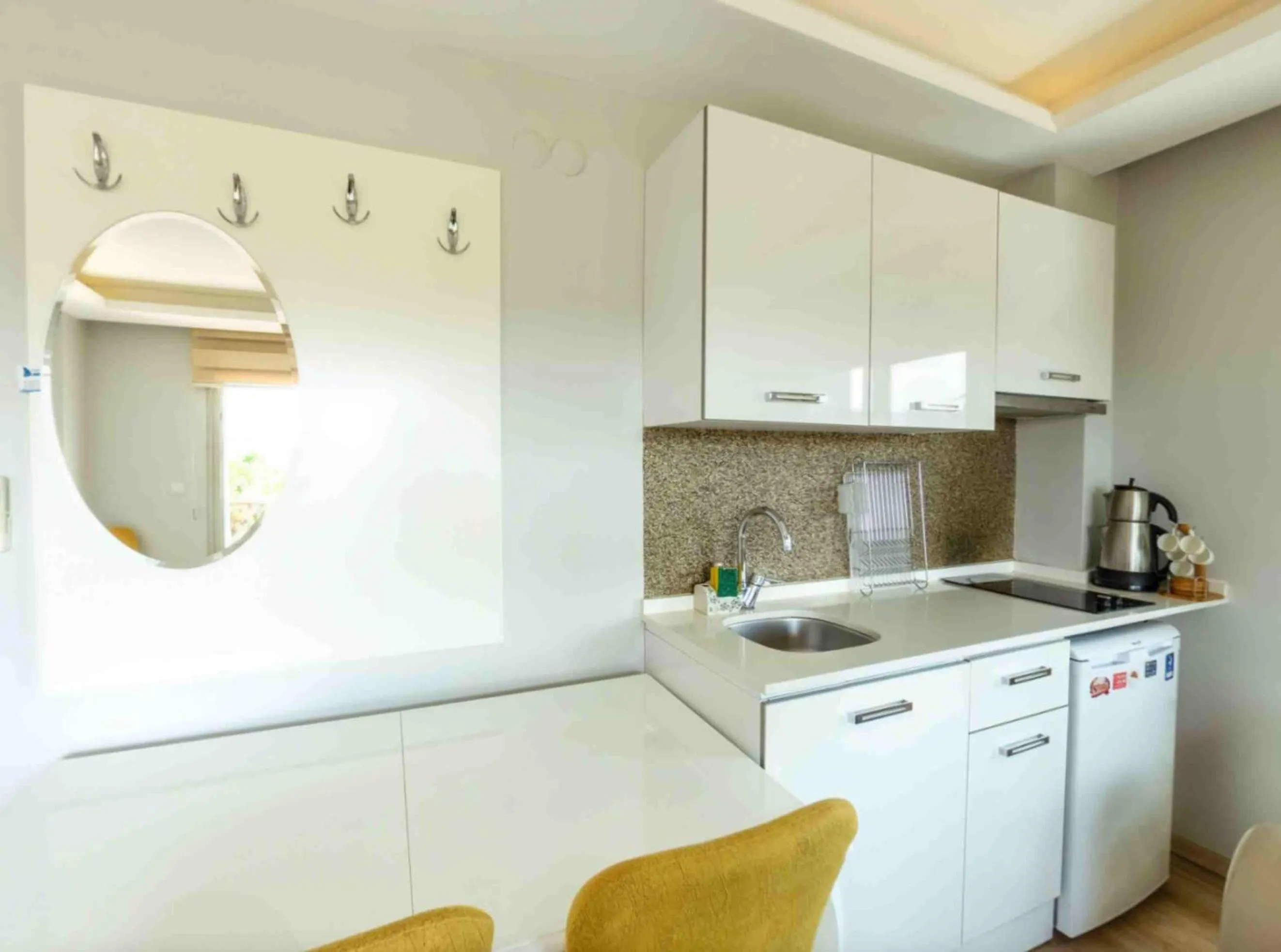 Kitchen or kitchenette in Sigacik Marina Apart Hotel