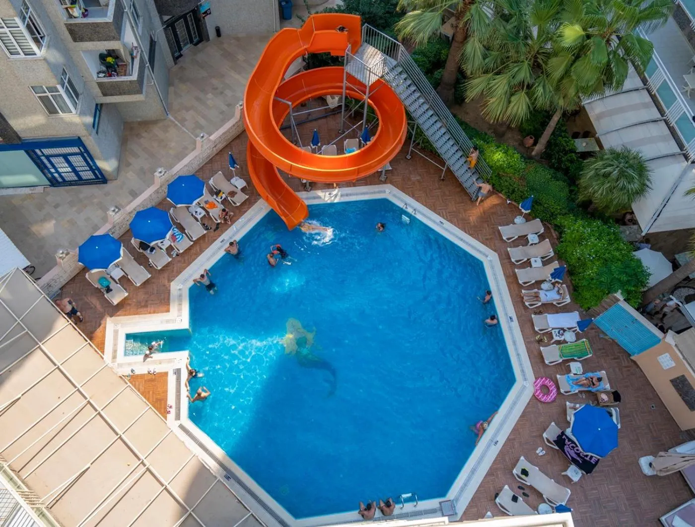 Pool view in Carmen Suite Hotel