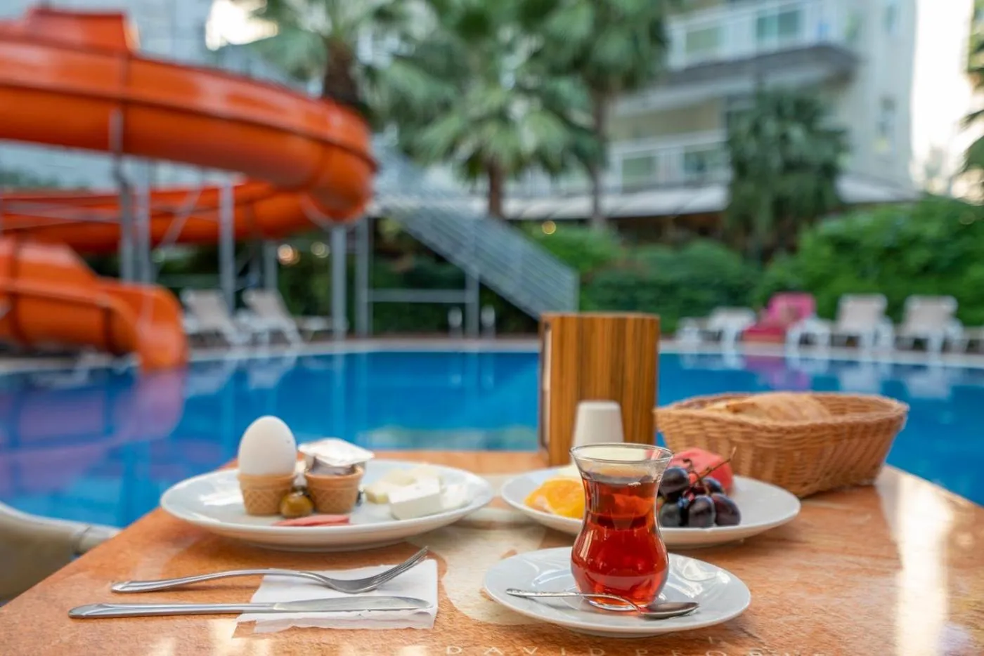 Swimming pool in Carmen Suite Hotel