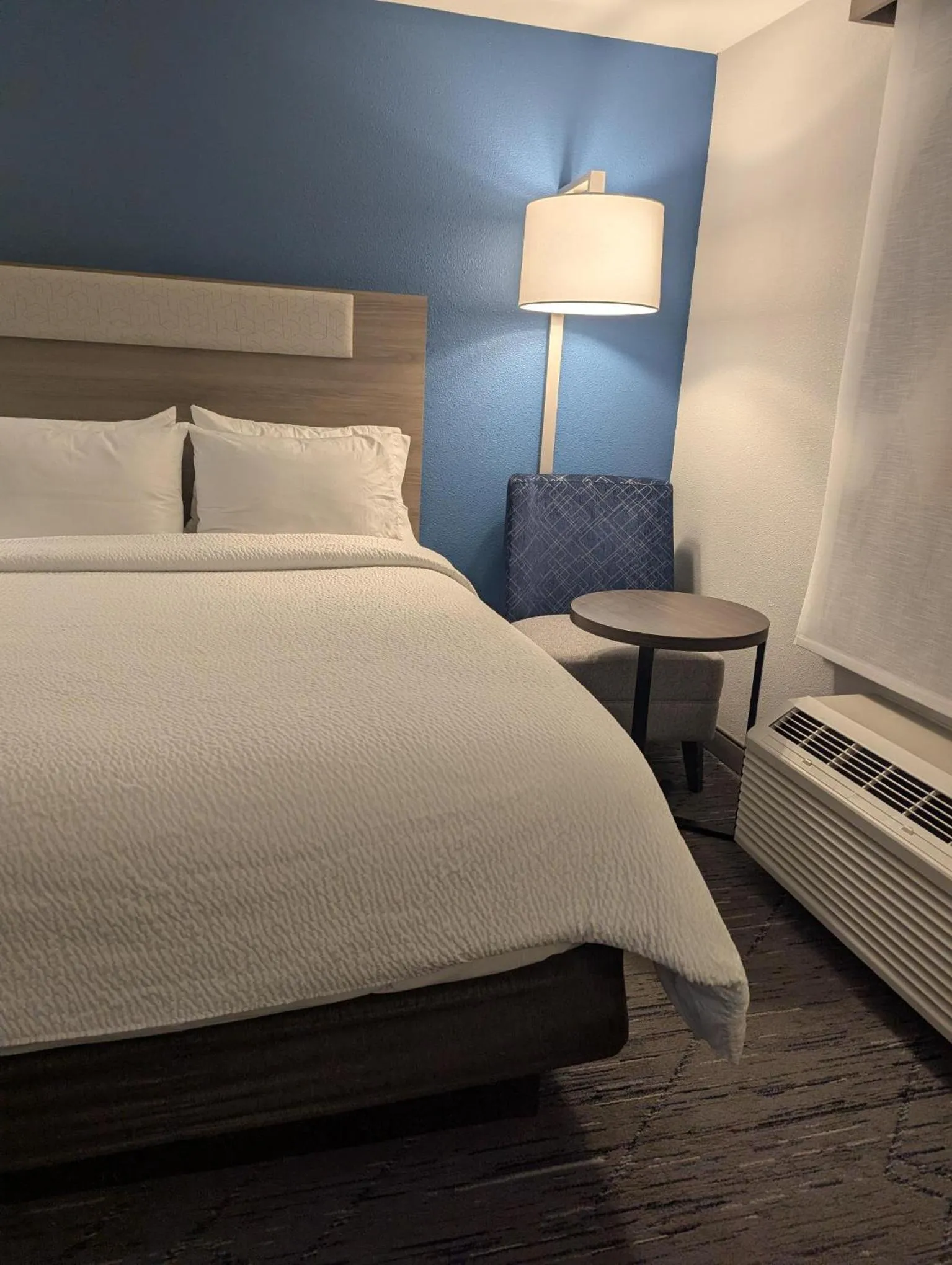 Bedroom, Bed in Holiday Inn Express Hotel & Suites Loveland by IHG
