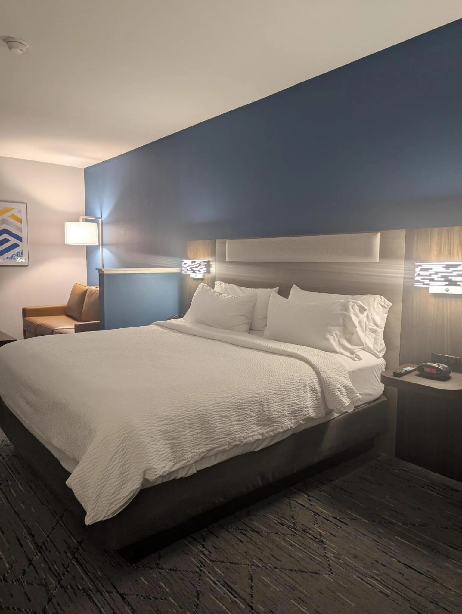 Bed in Holiday Inn Express Hotel & Suites Loveland by IHG