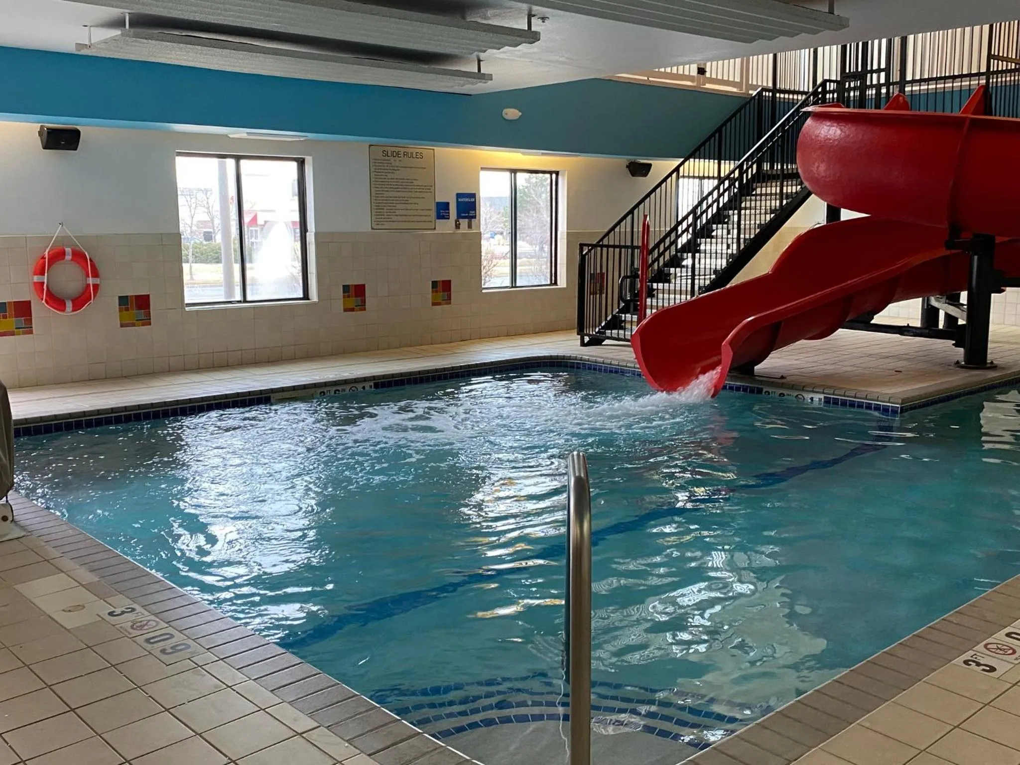 Swimming pool in Holiday Inn Express Hotel & Suites Loveland by IHG